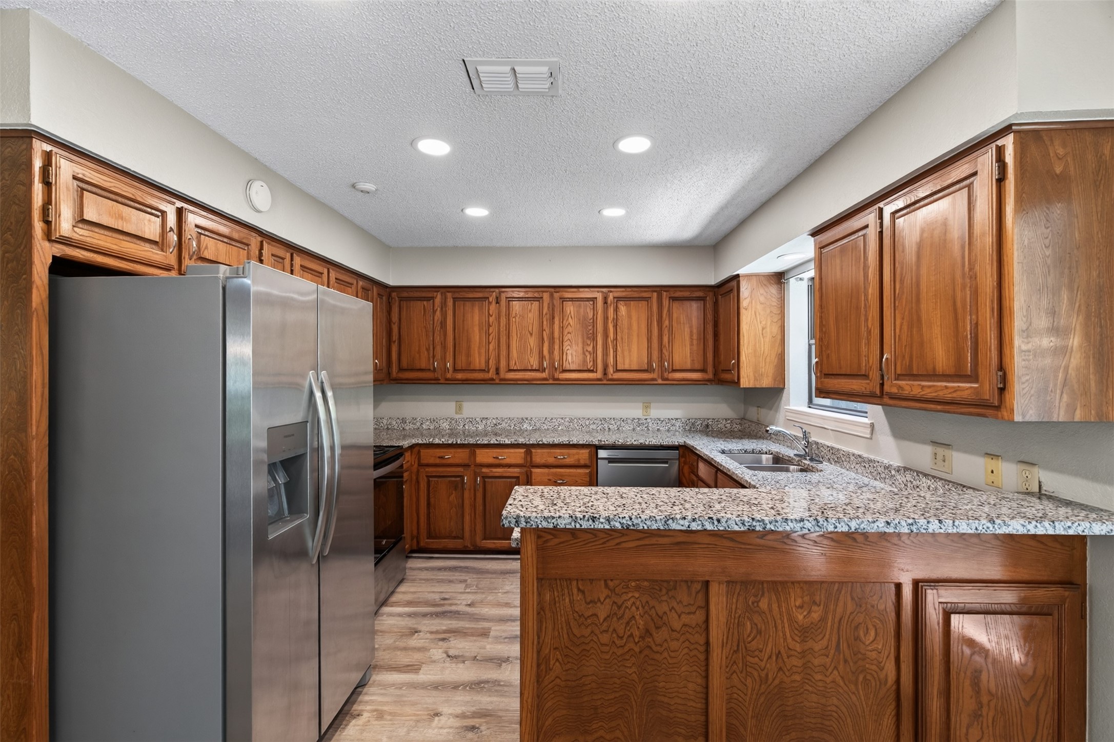 1009 W Winding Creek Drive
