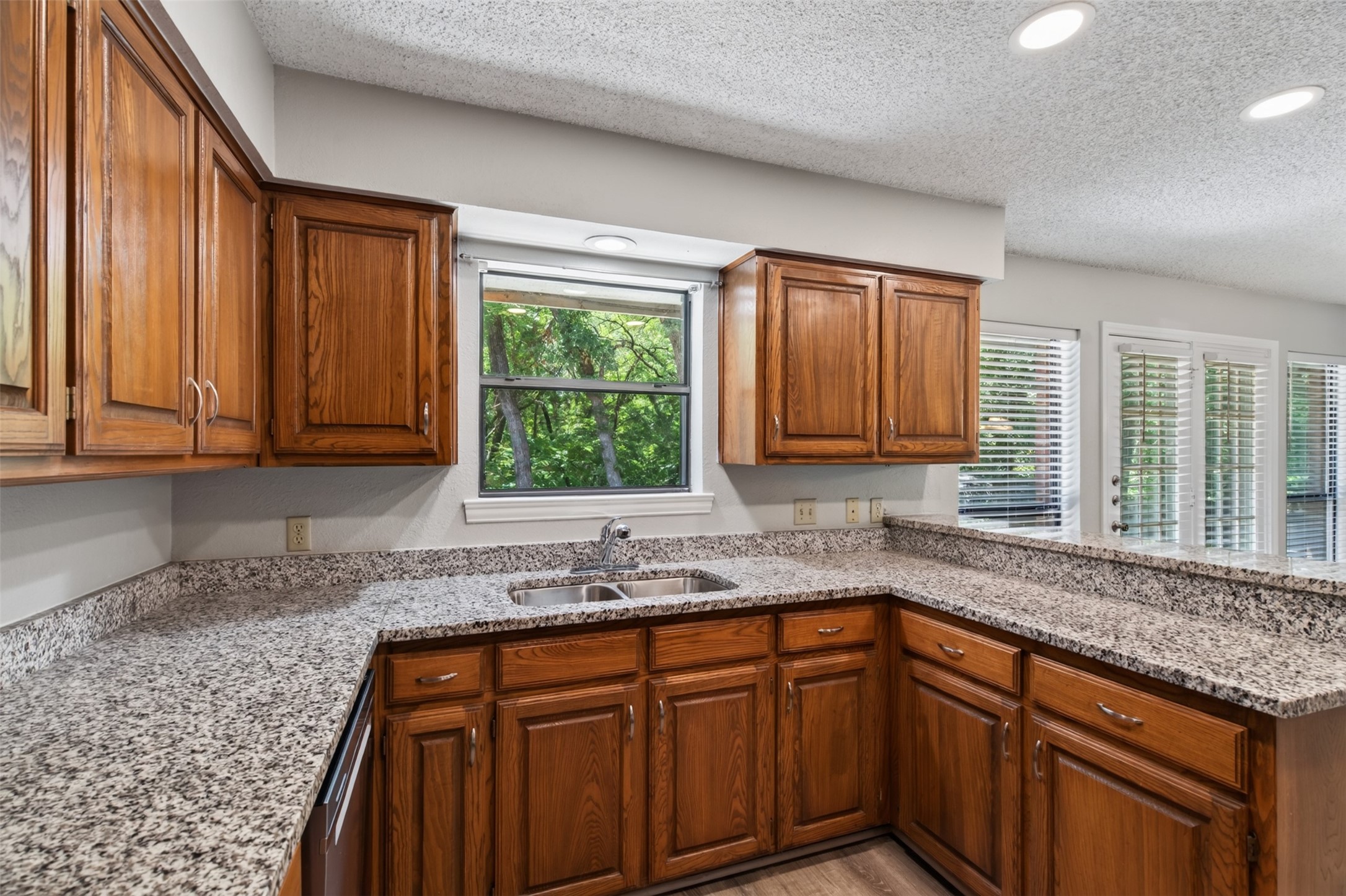 1009 W Winding Creek Drive