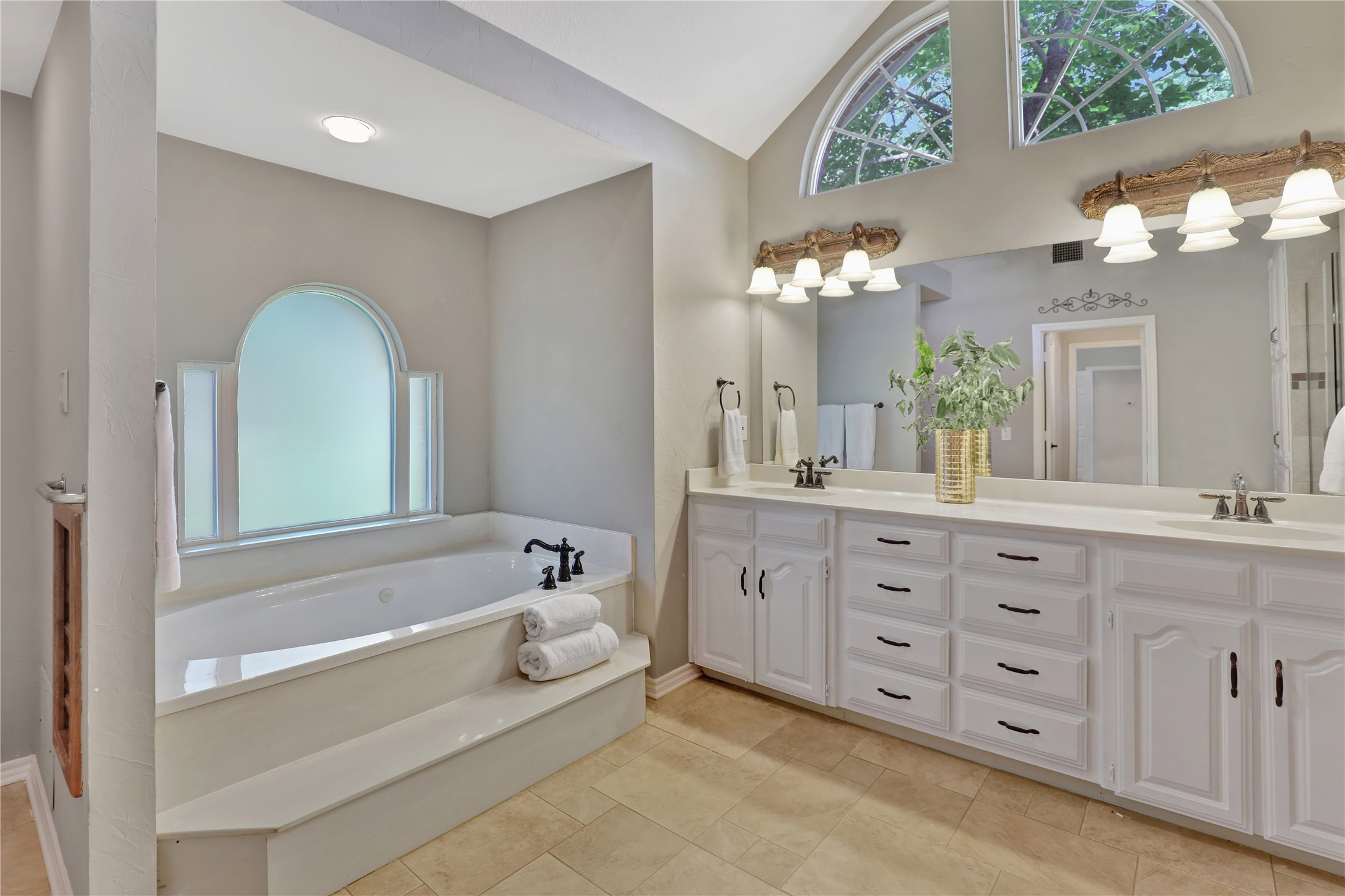 1346 Forest Lane