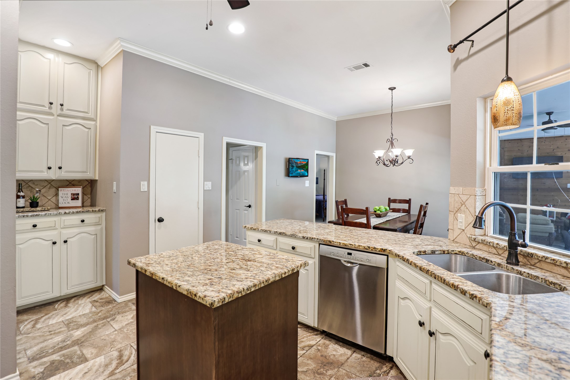 1346 Forest Lane