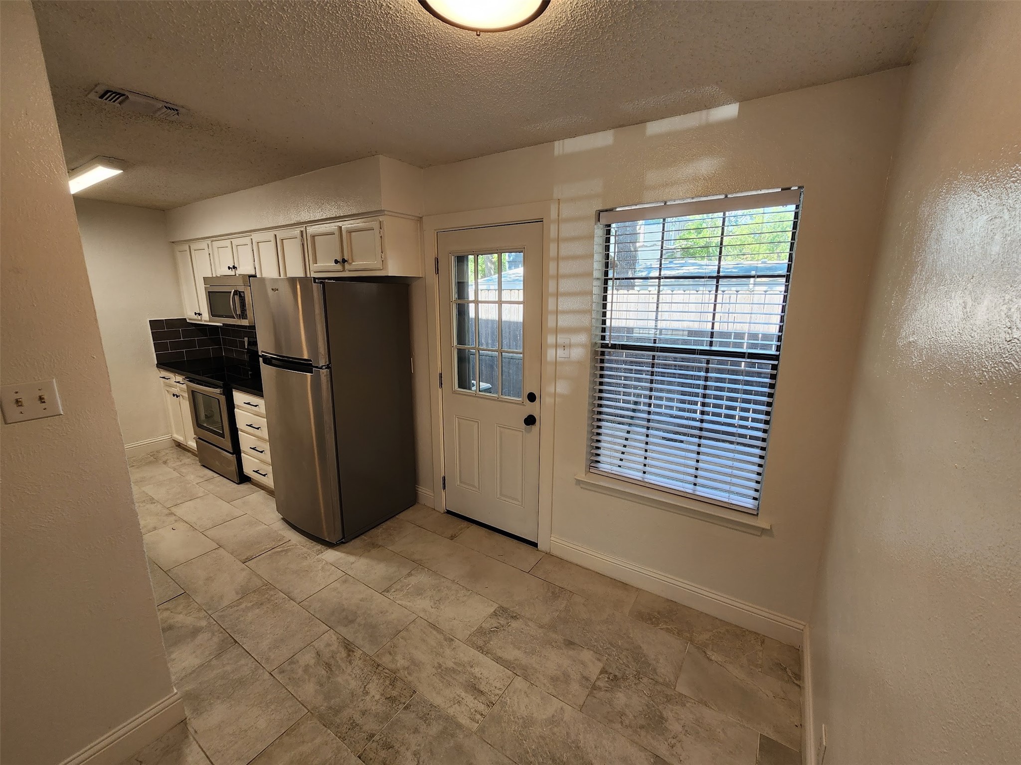 716 W Mulberry Street 18