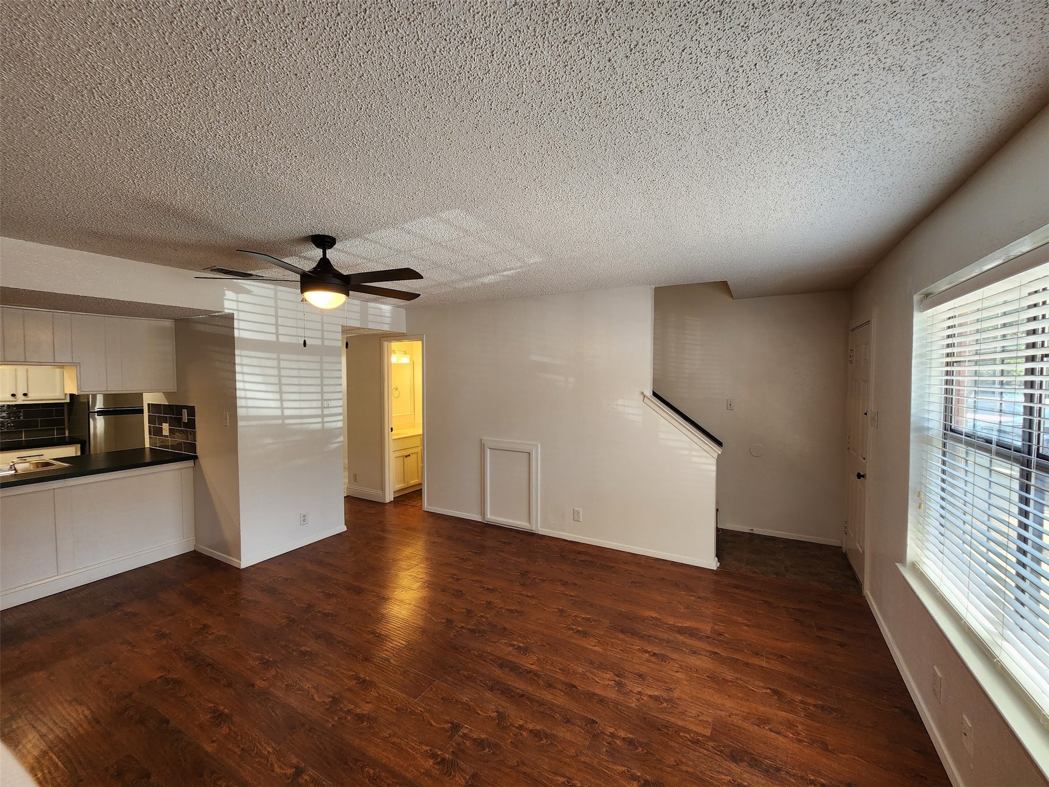 716 W Mulberry Street 18