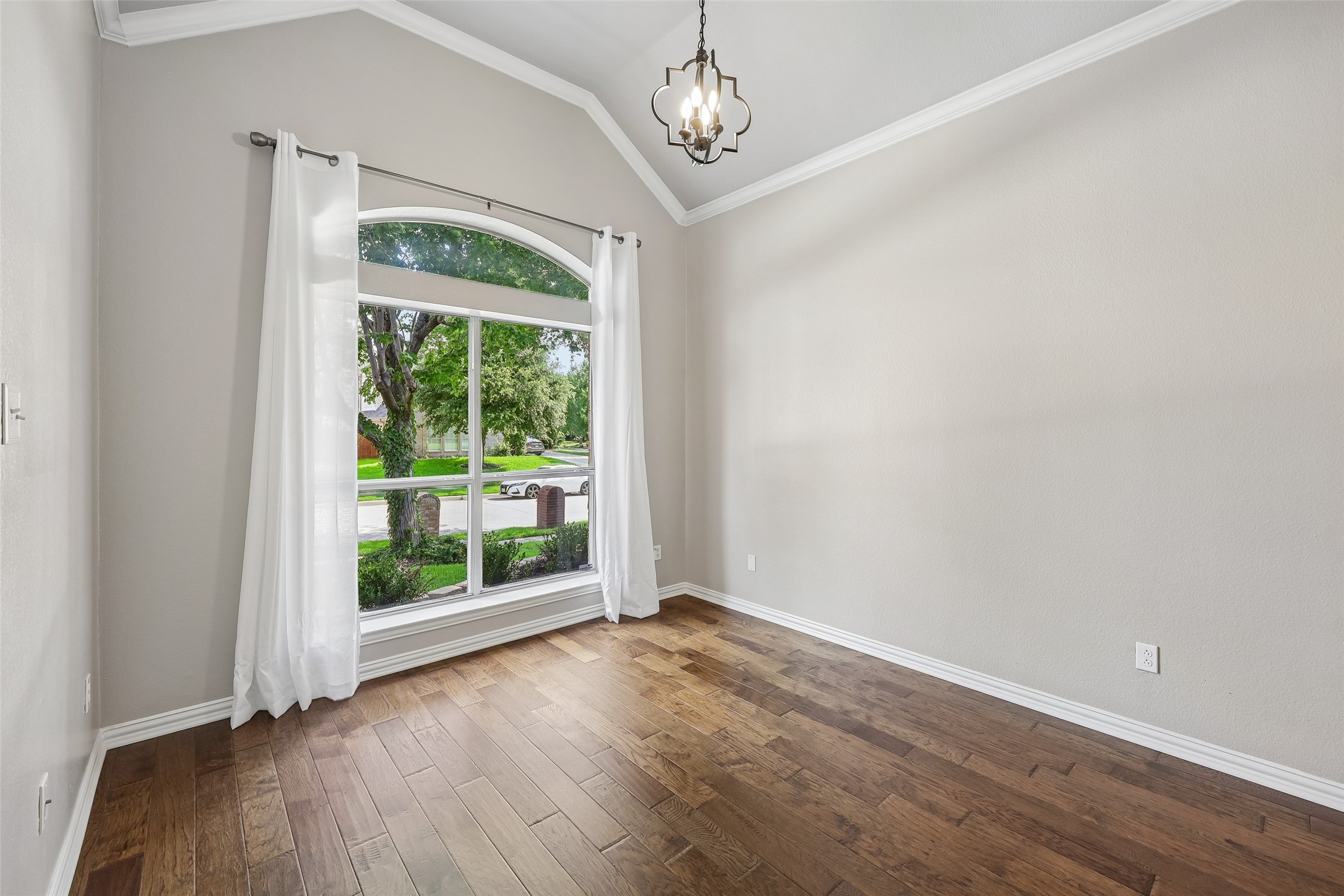 1812 Talon Court