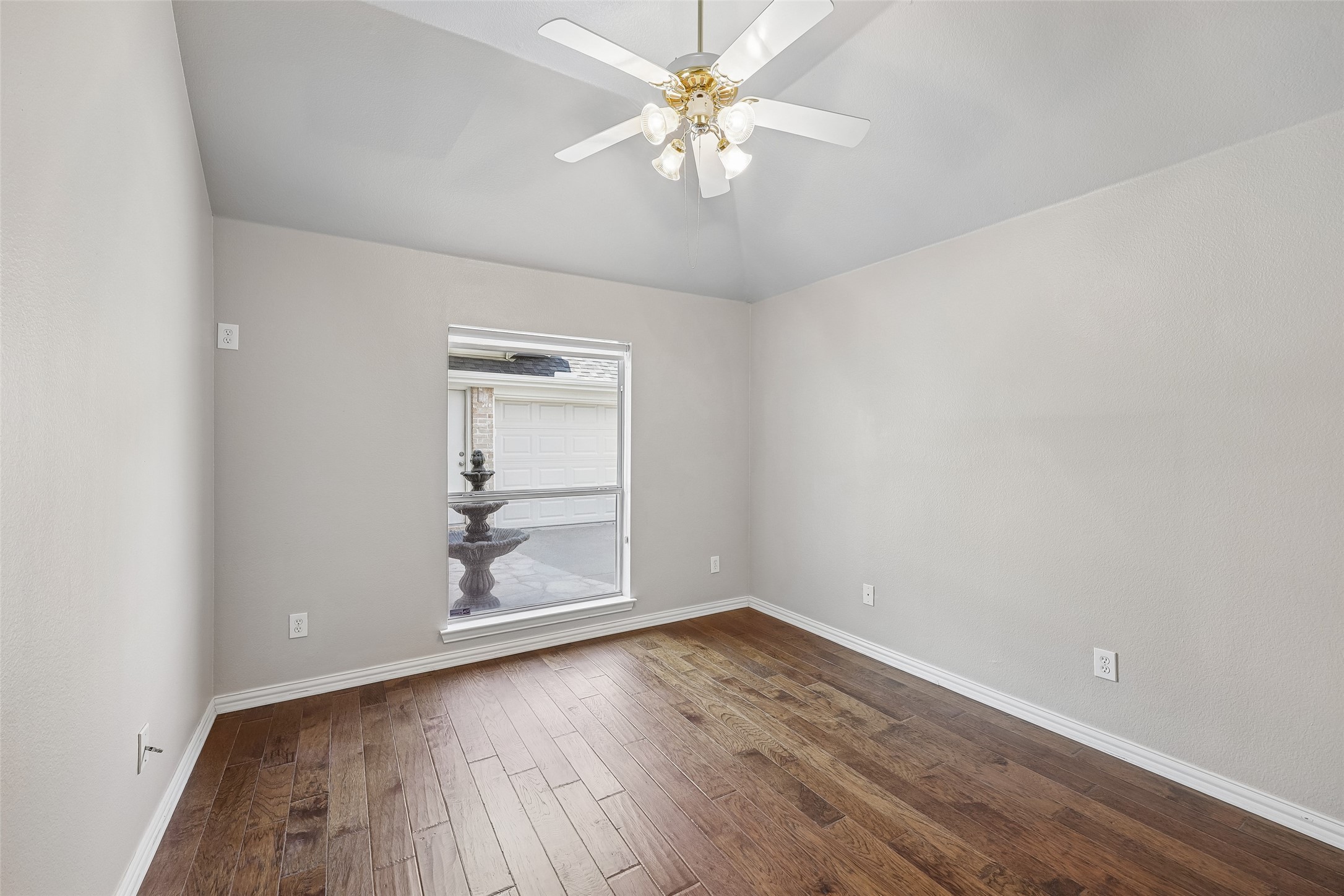 1812 Talon Court
