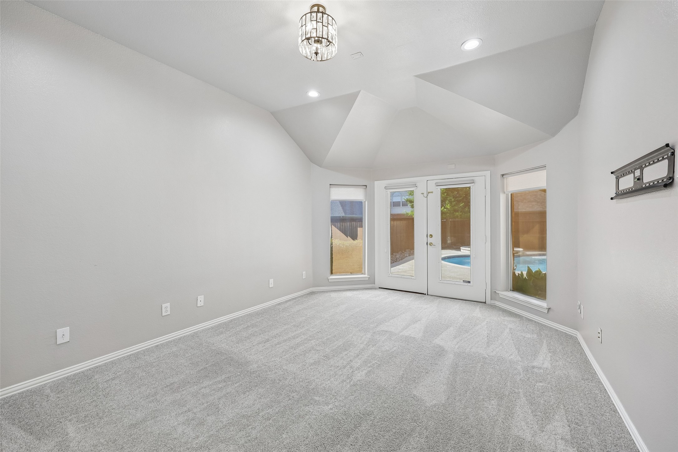 1812 Talon Court