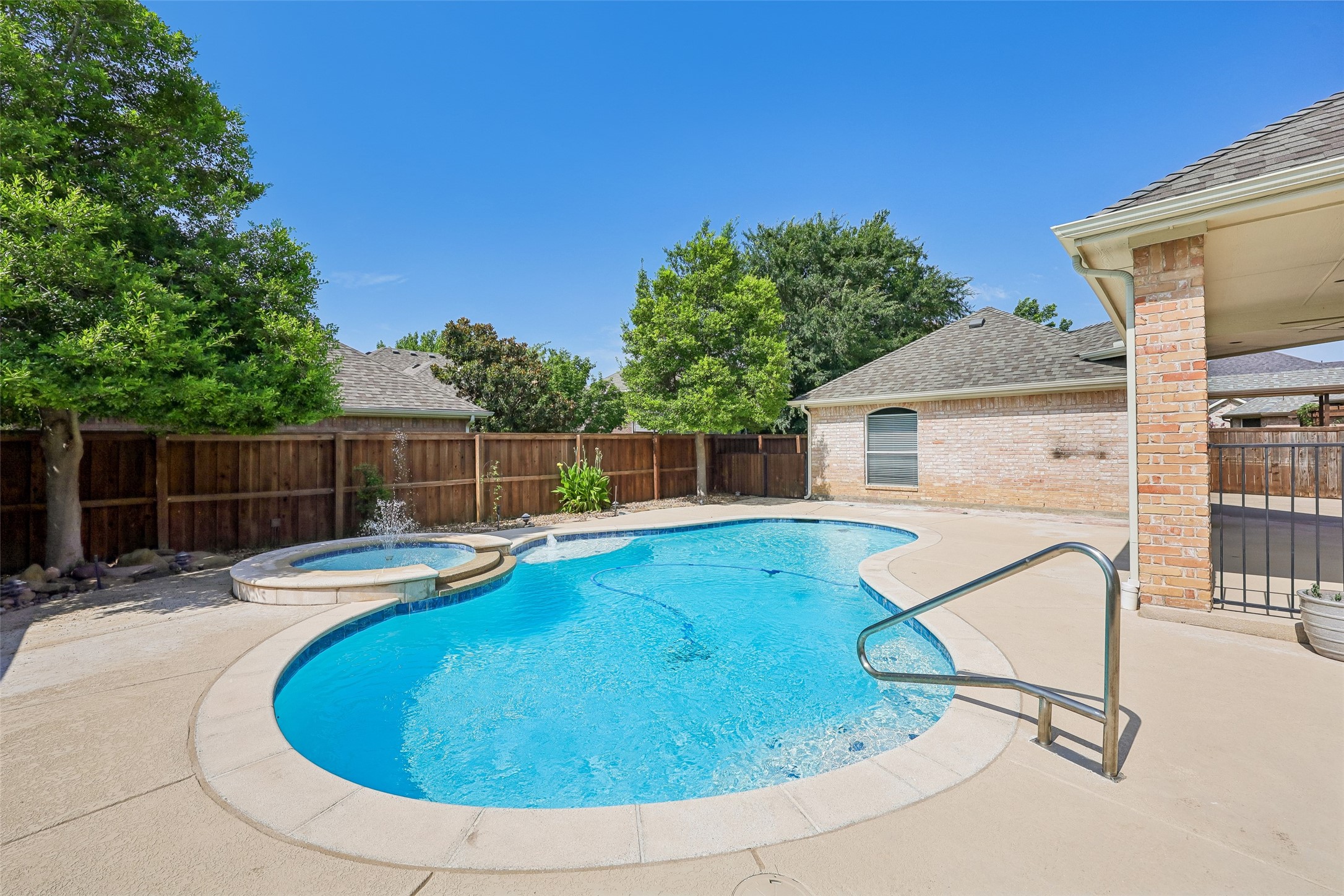 1812 Talon Court