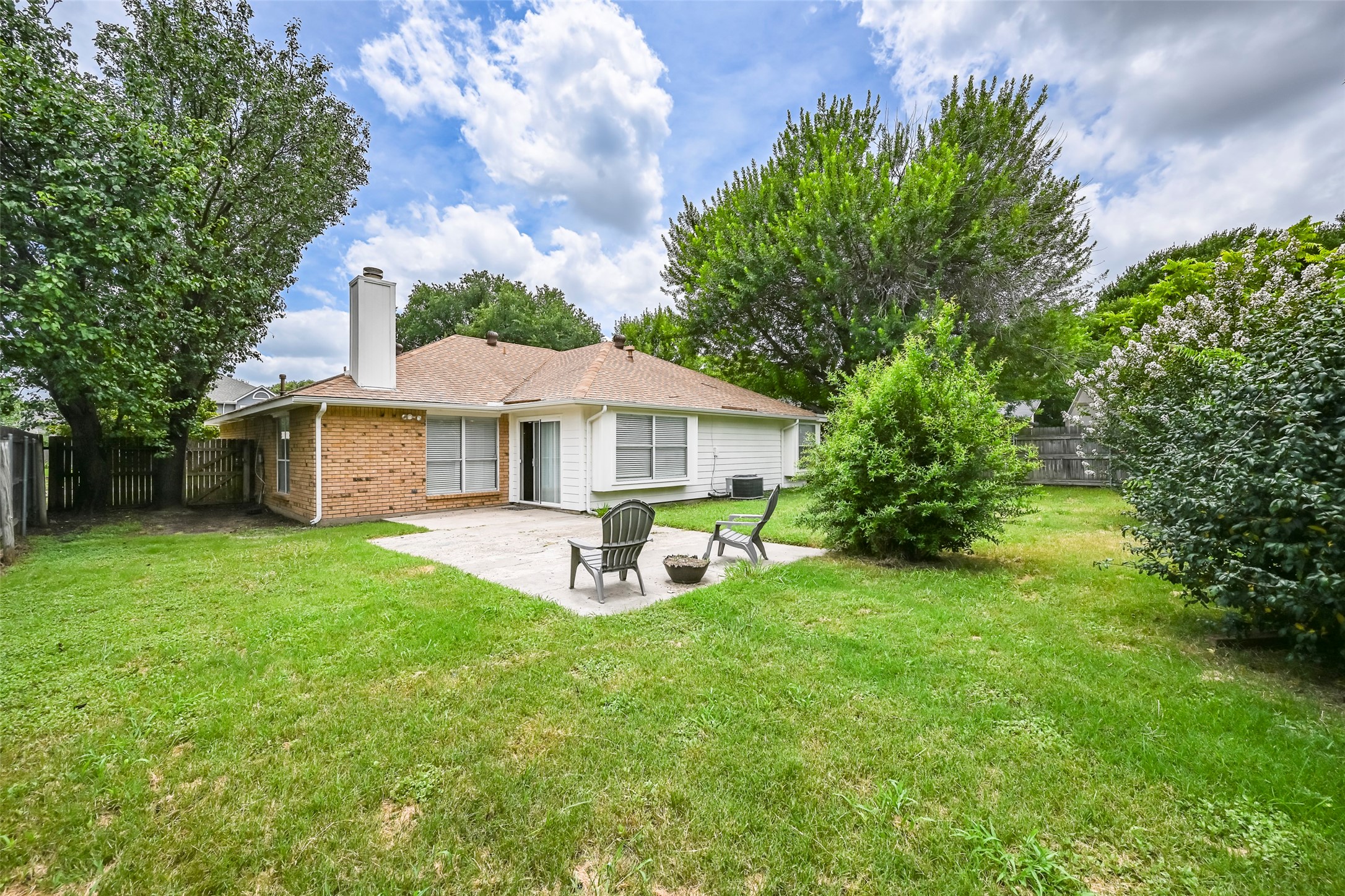2822 White Oak Drive
