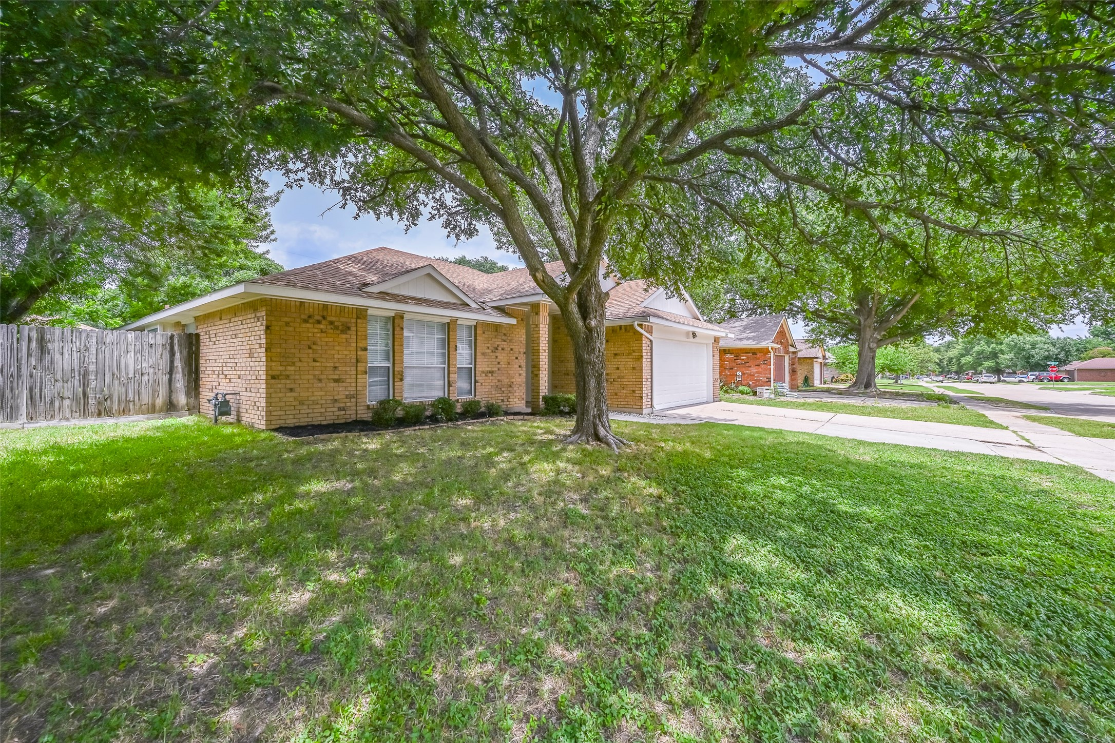 2822 White Oak Drive