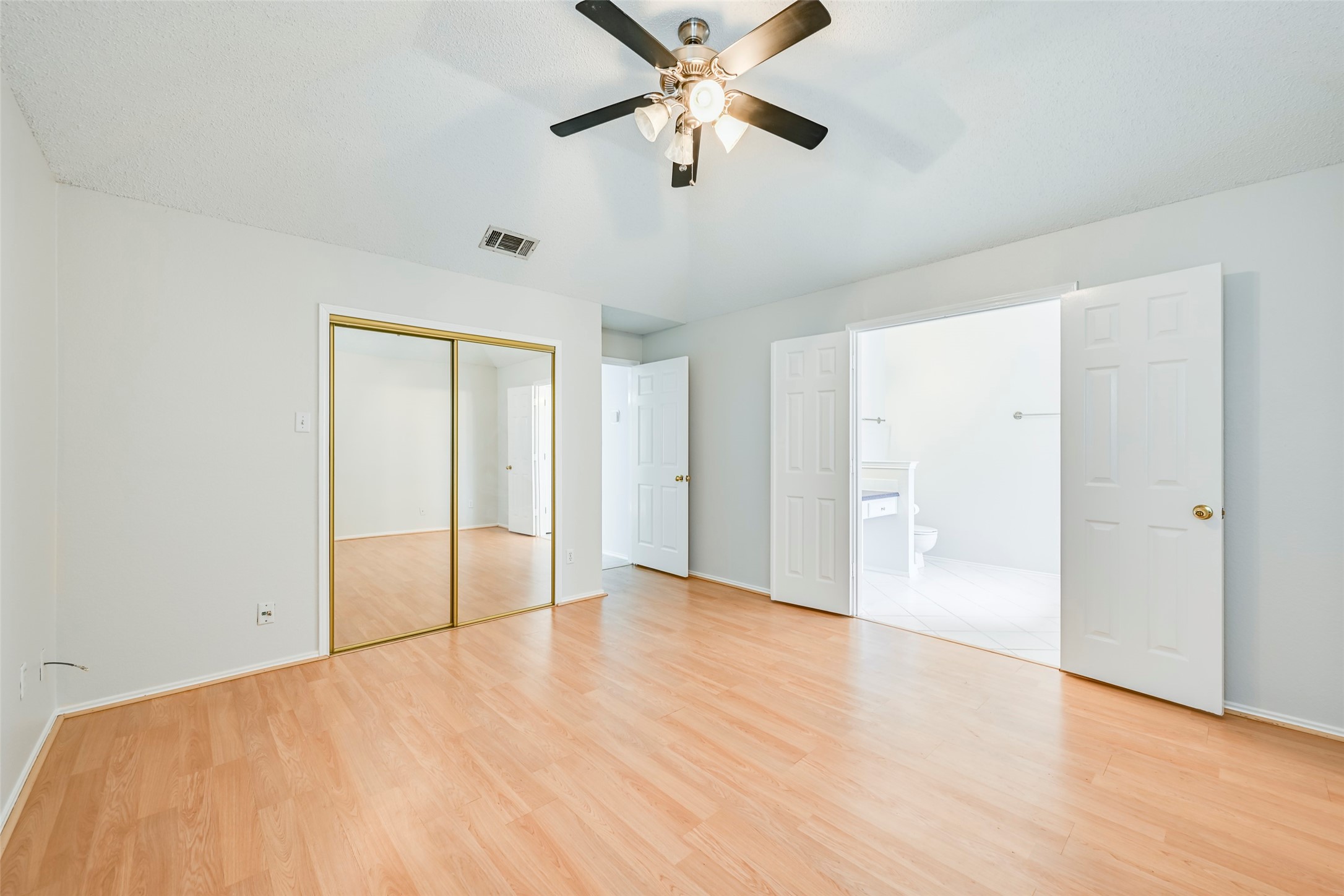 2822 White Oak Drive