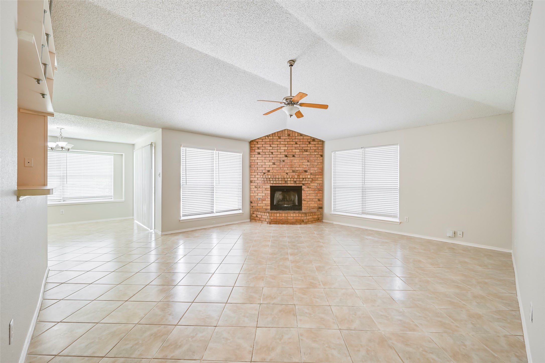 2822 White Oak Drive