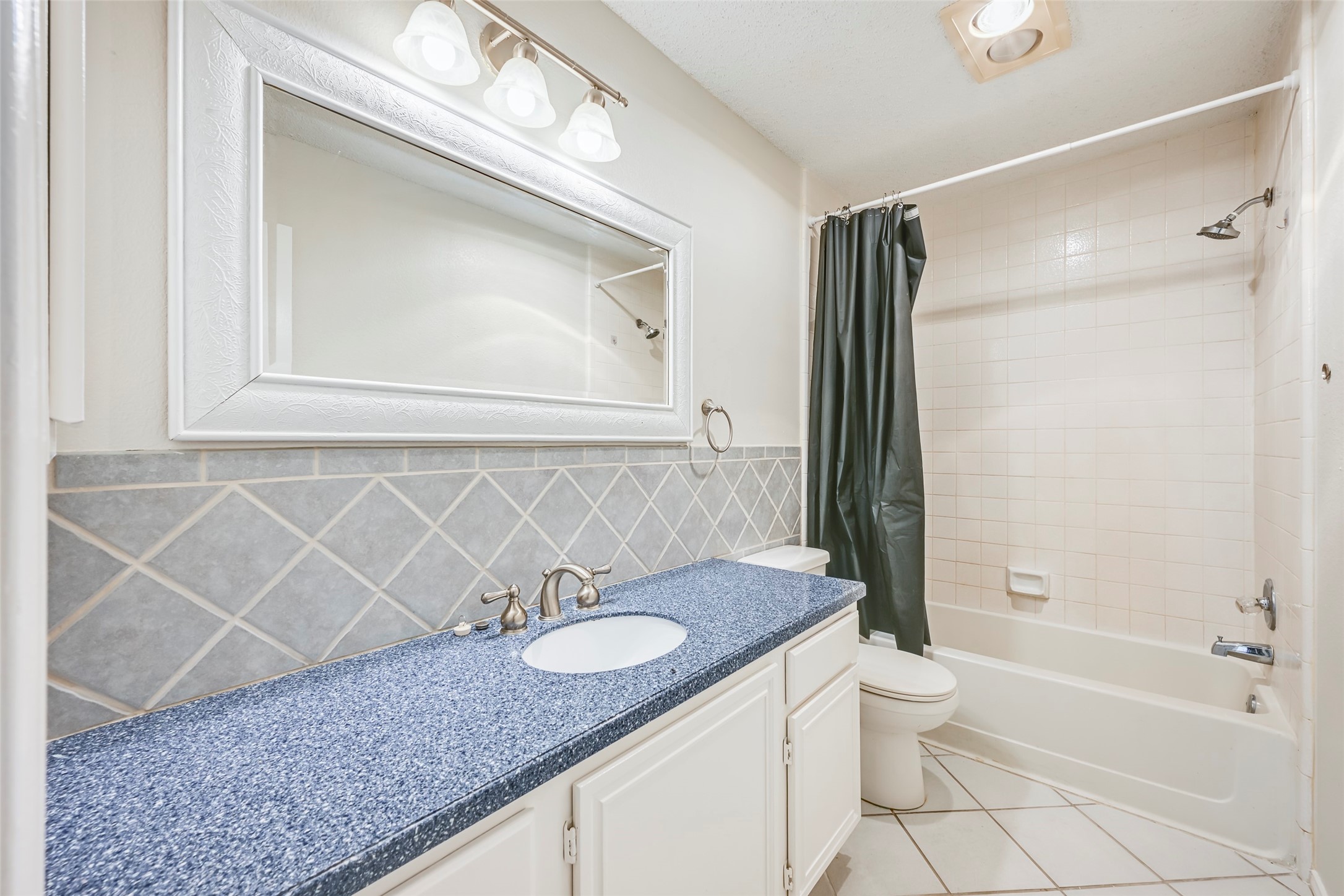 2822 White Oak Drive