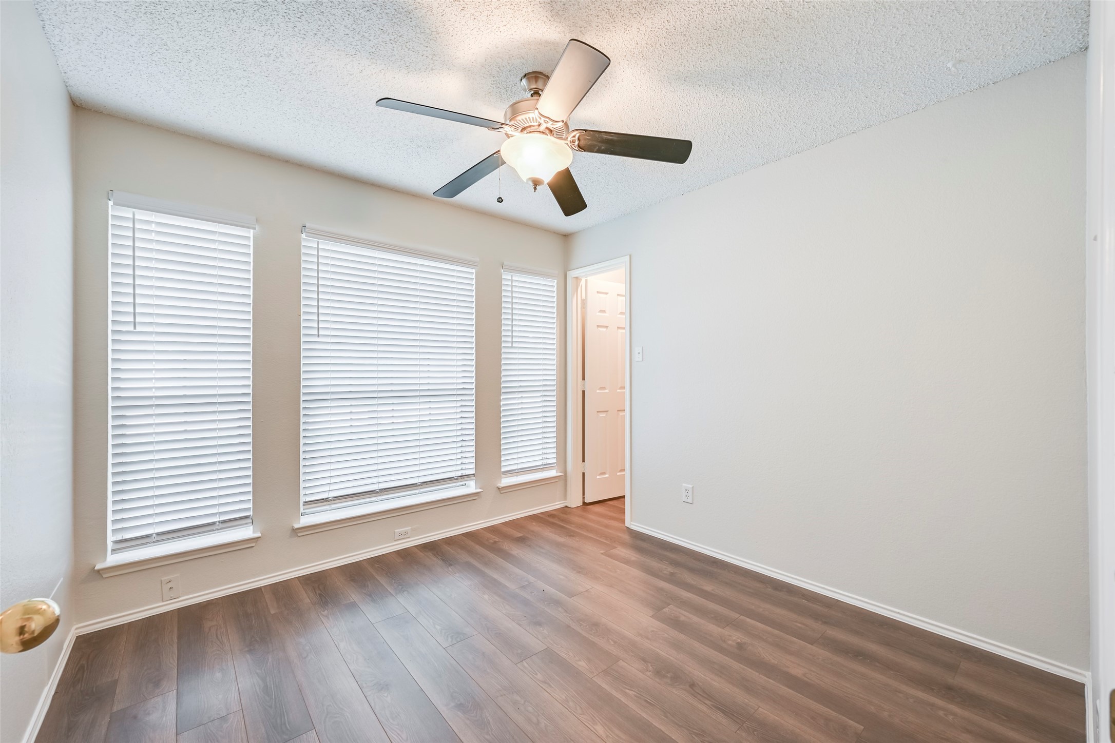 2822 White Oak Drive