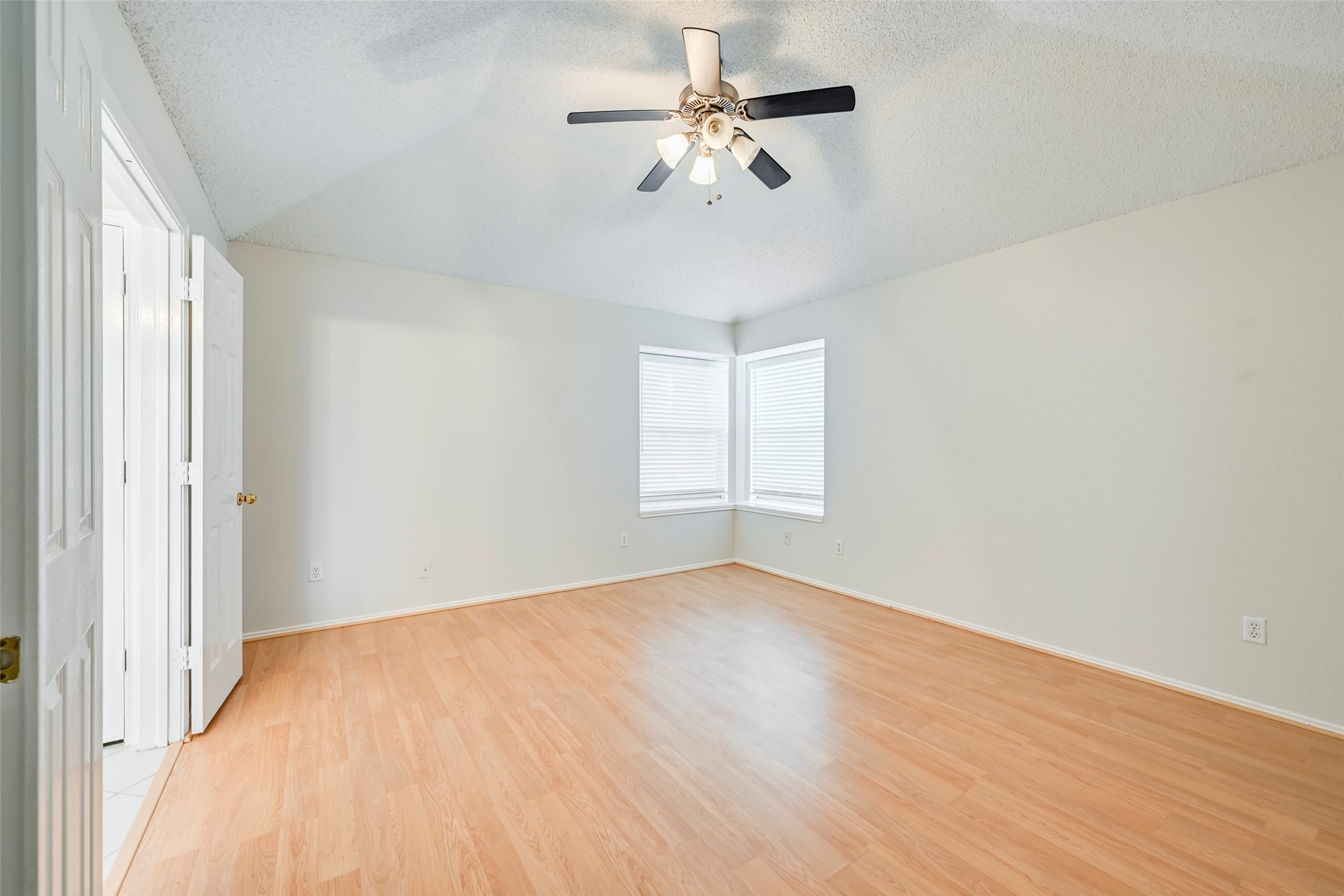 2822 White Oak Drive