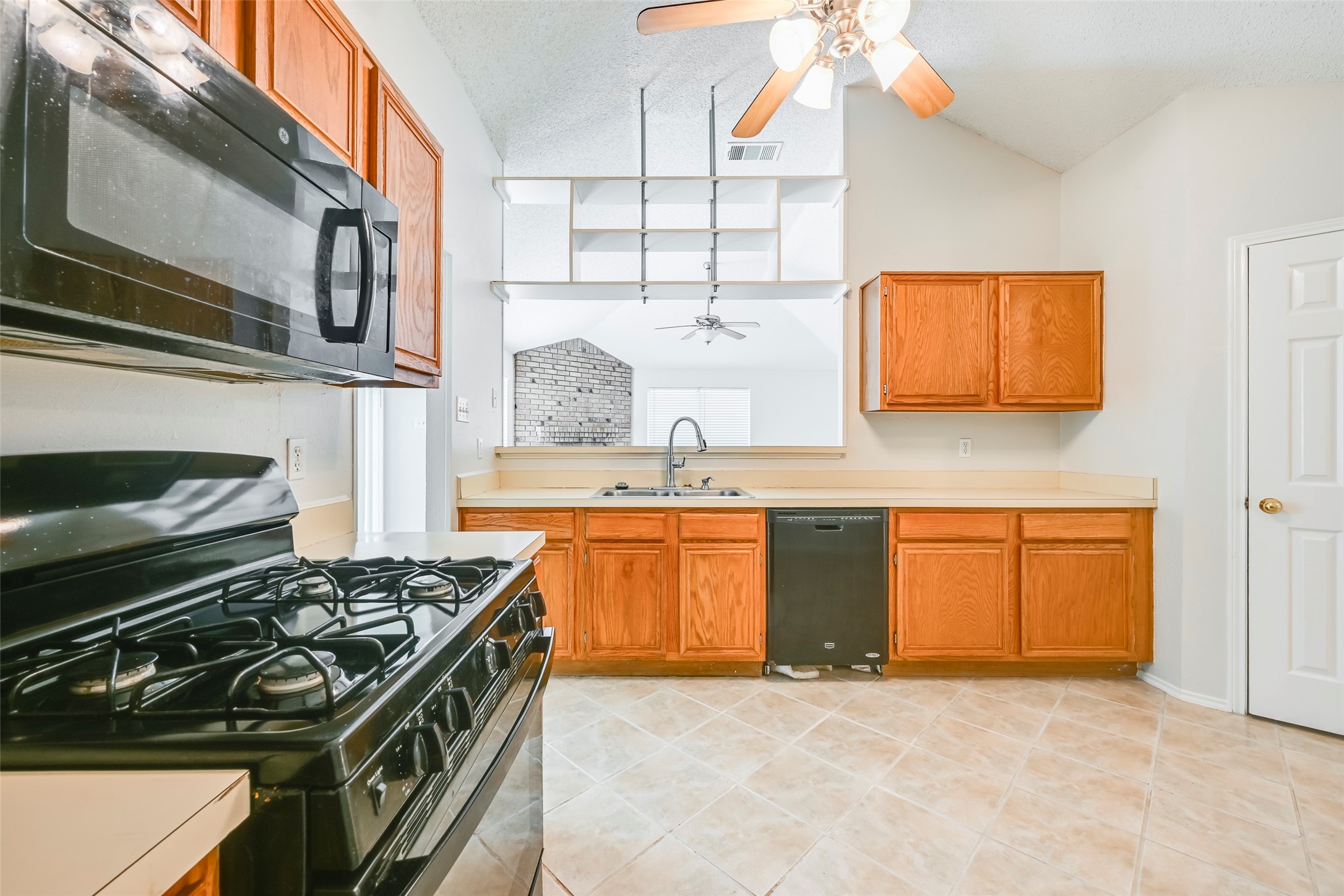 2822 White Oak Drive