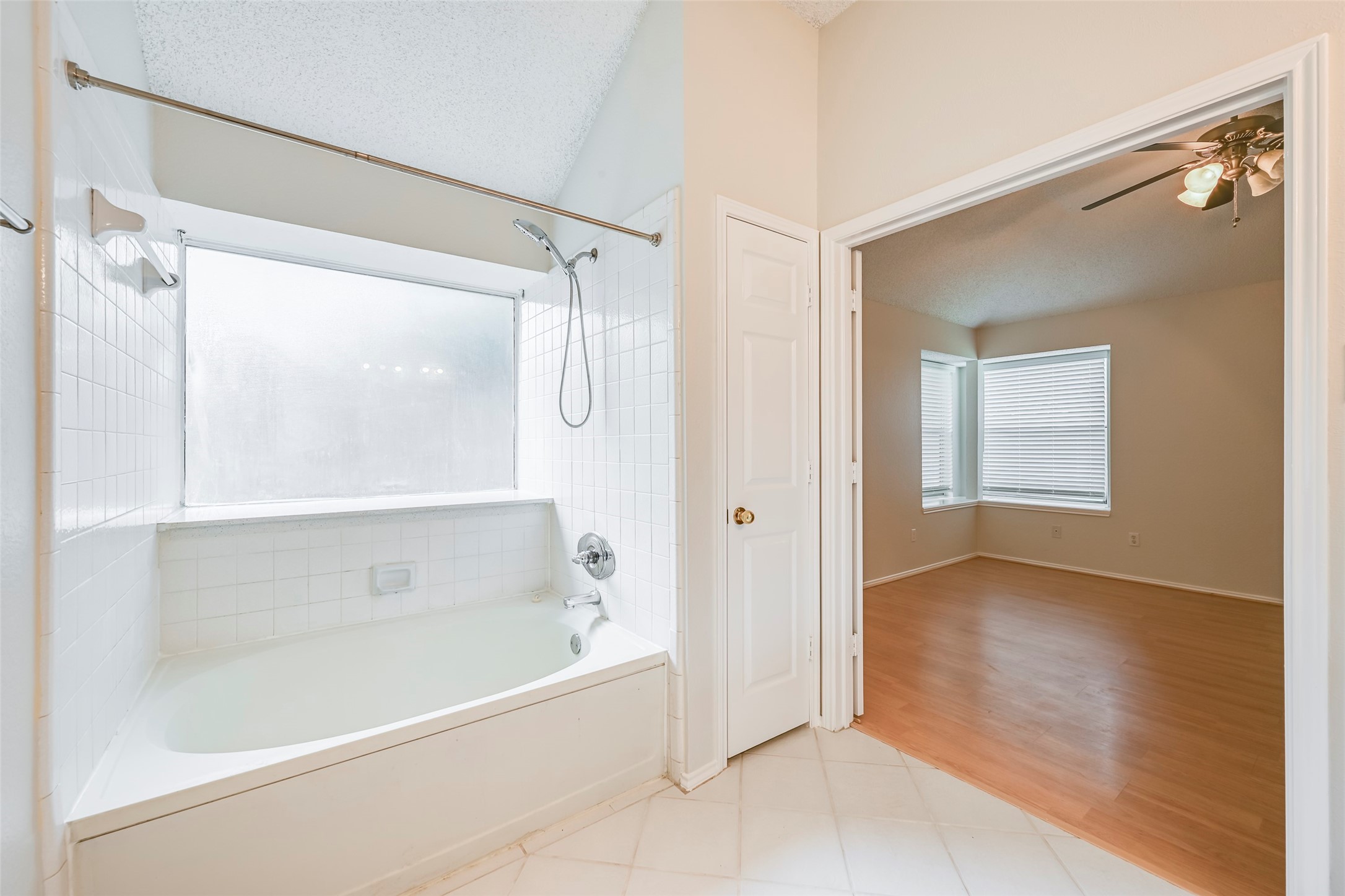 2822 White Oak Drive