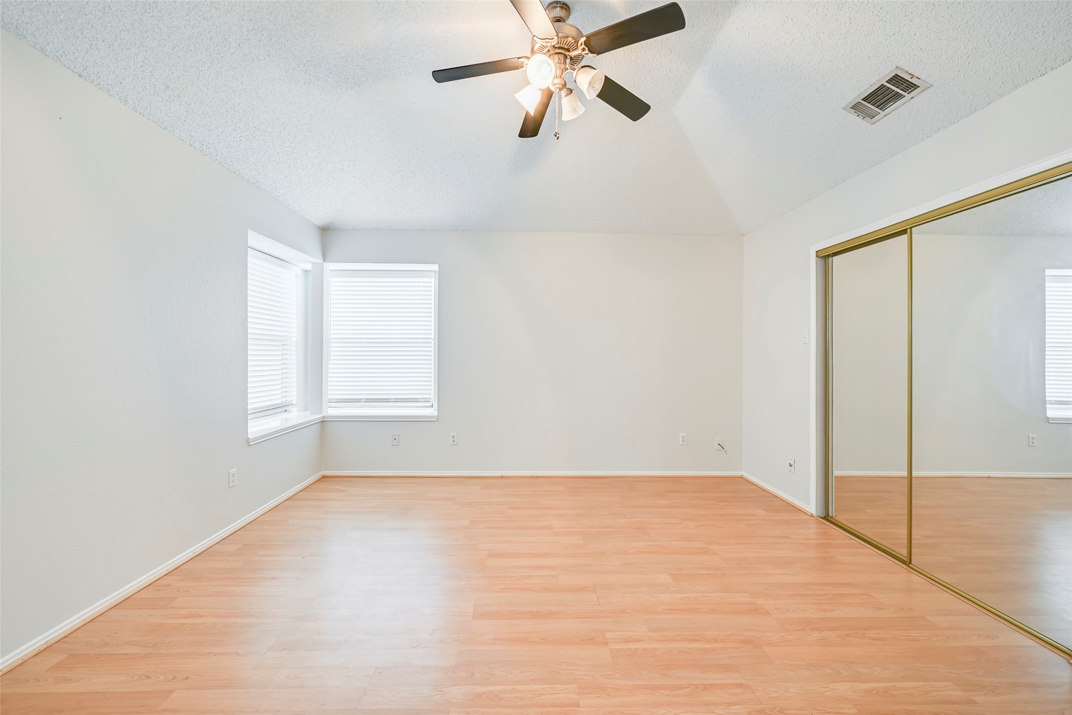 2822 White Oak Drive
