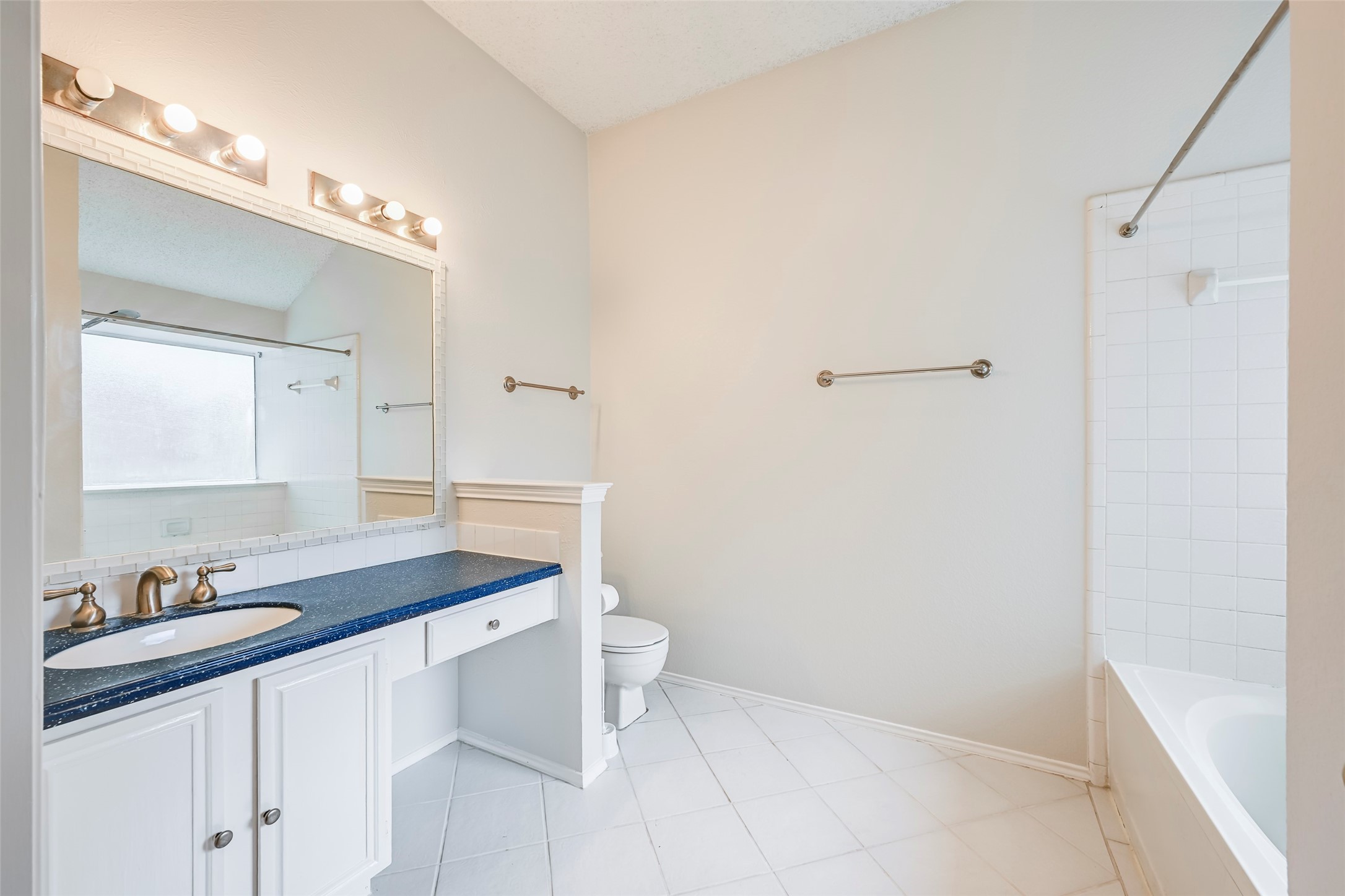 2822 White Oak Drive