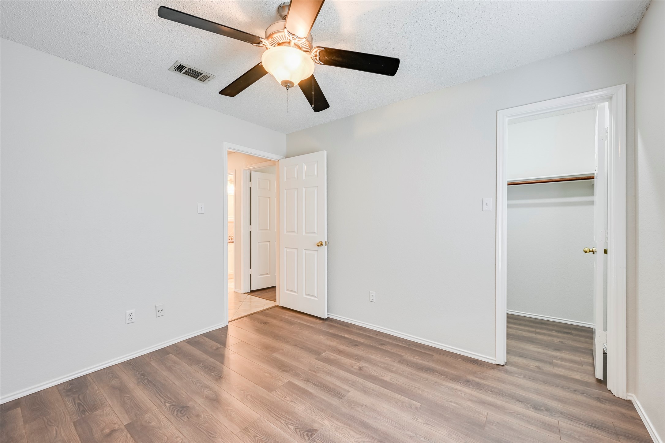2822 White Oak Drive