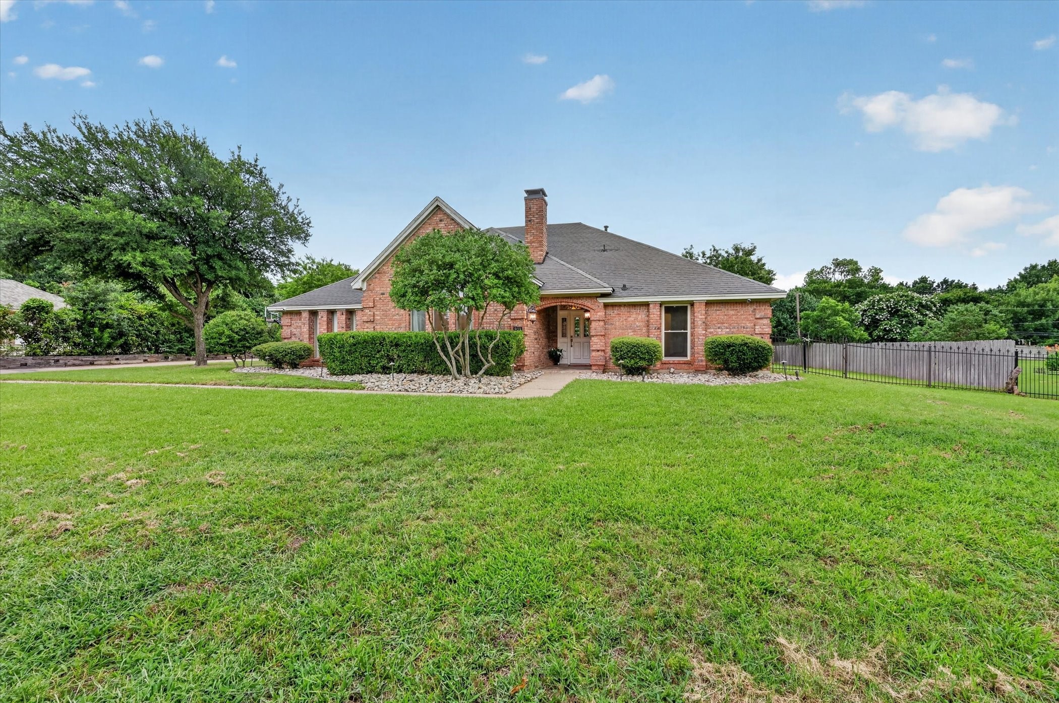 909 San Saba Drive
