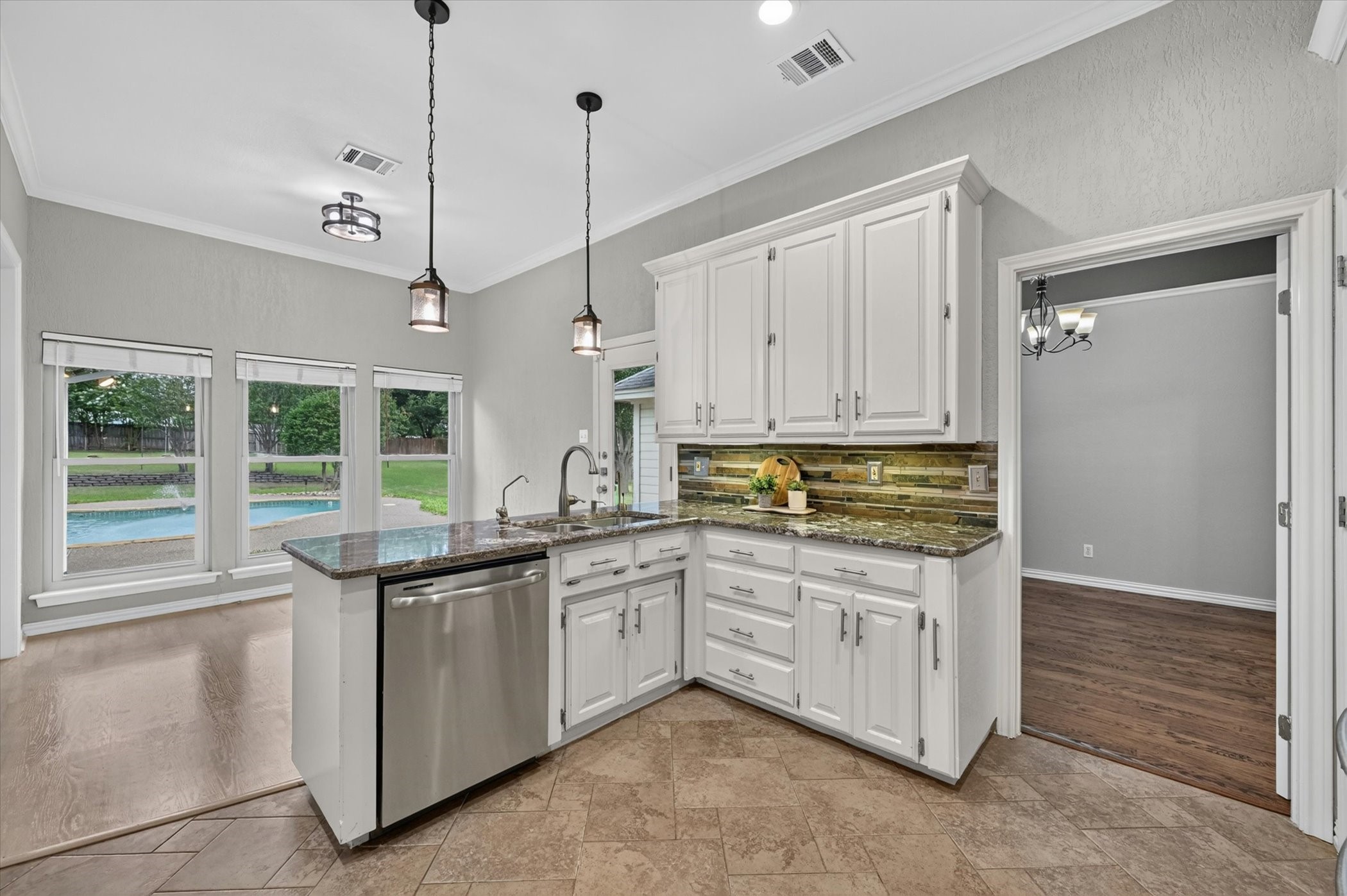909 San Saba Drive