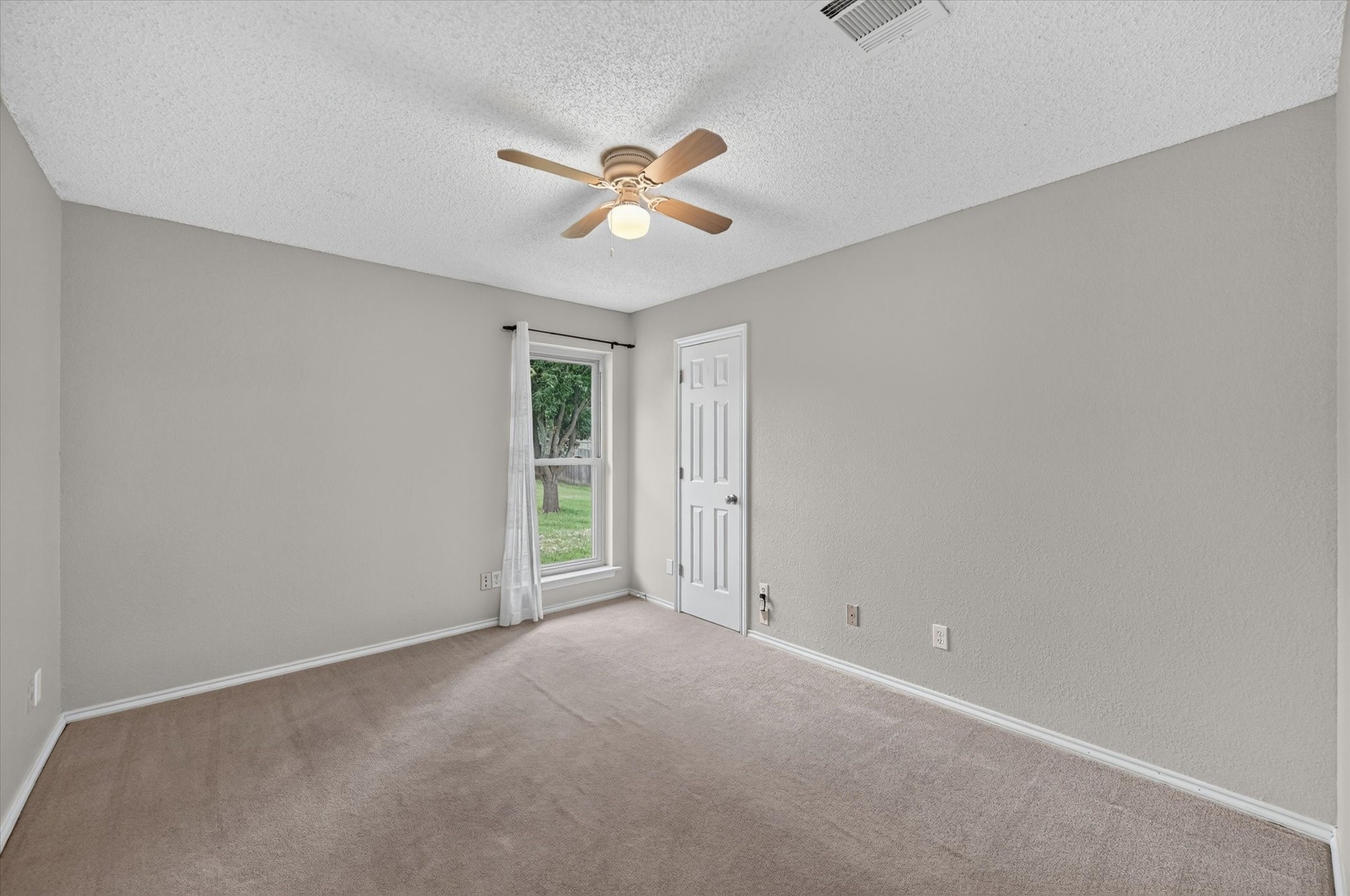 909 San Saba Drive