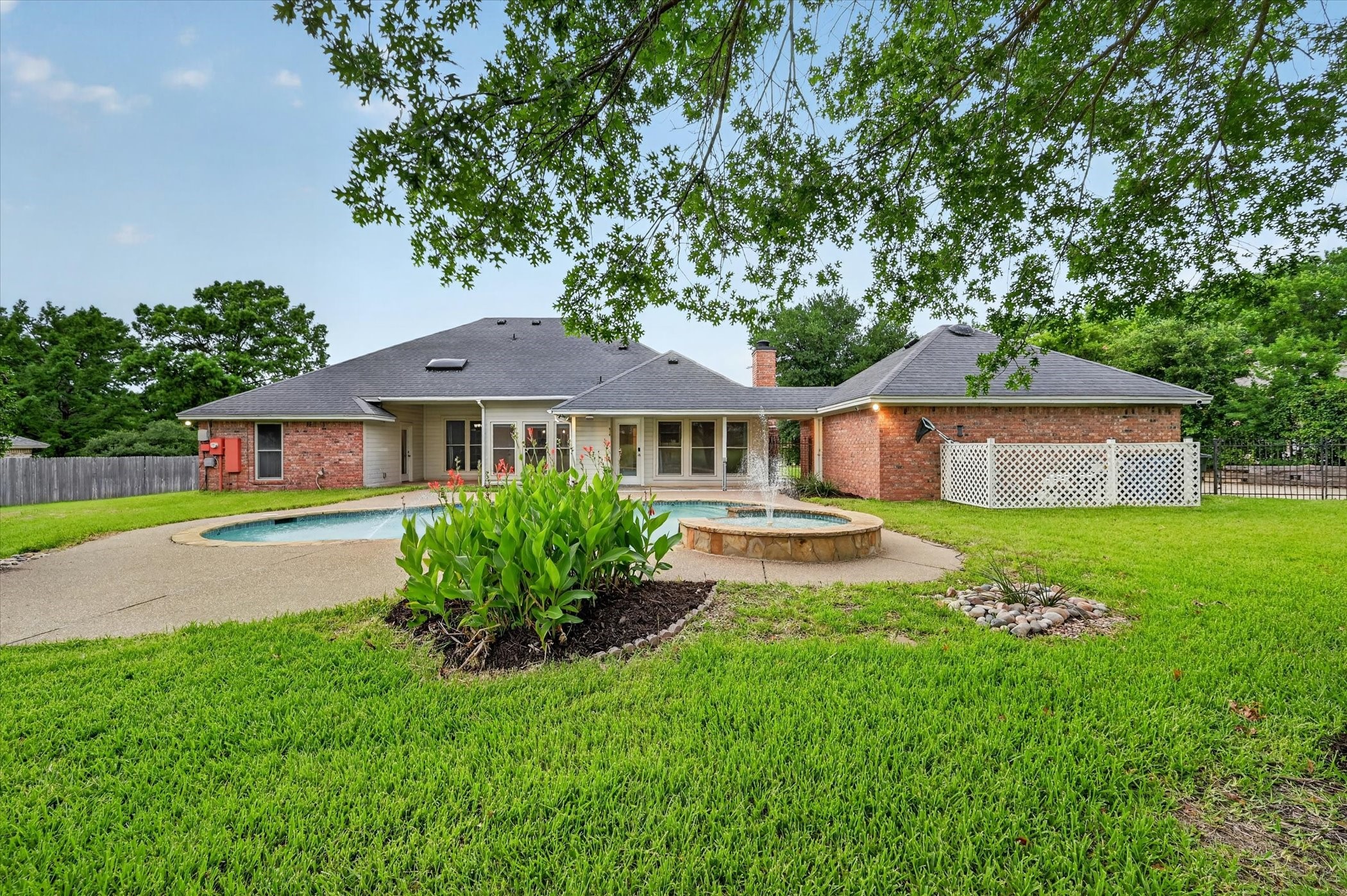 909 San Saba Drive