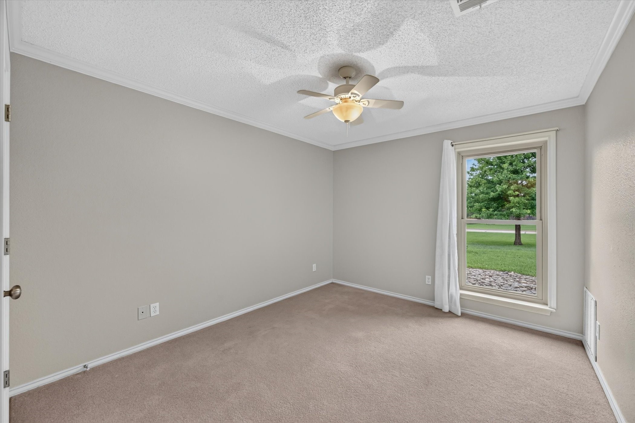 909 San Saba Drive