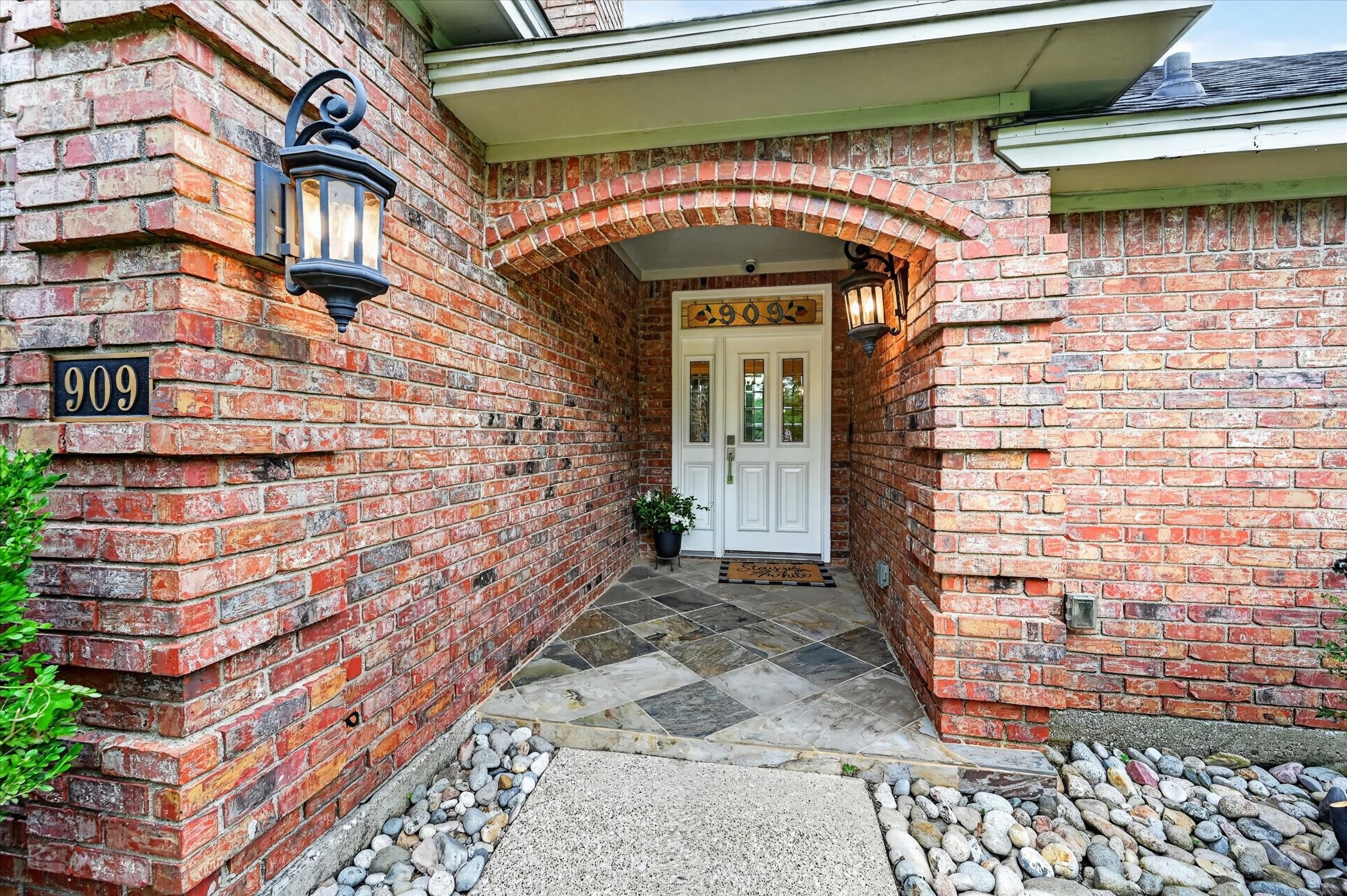 909 San Saba Drive