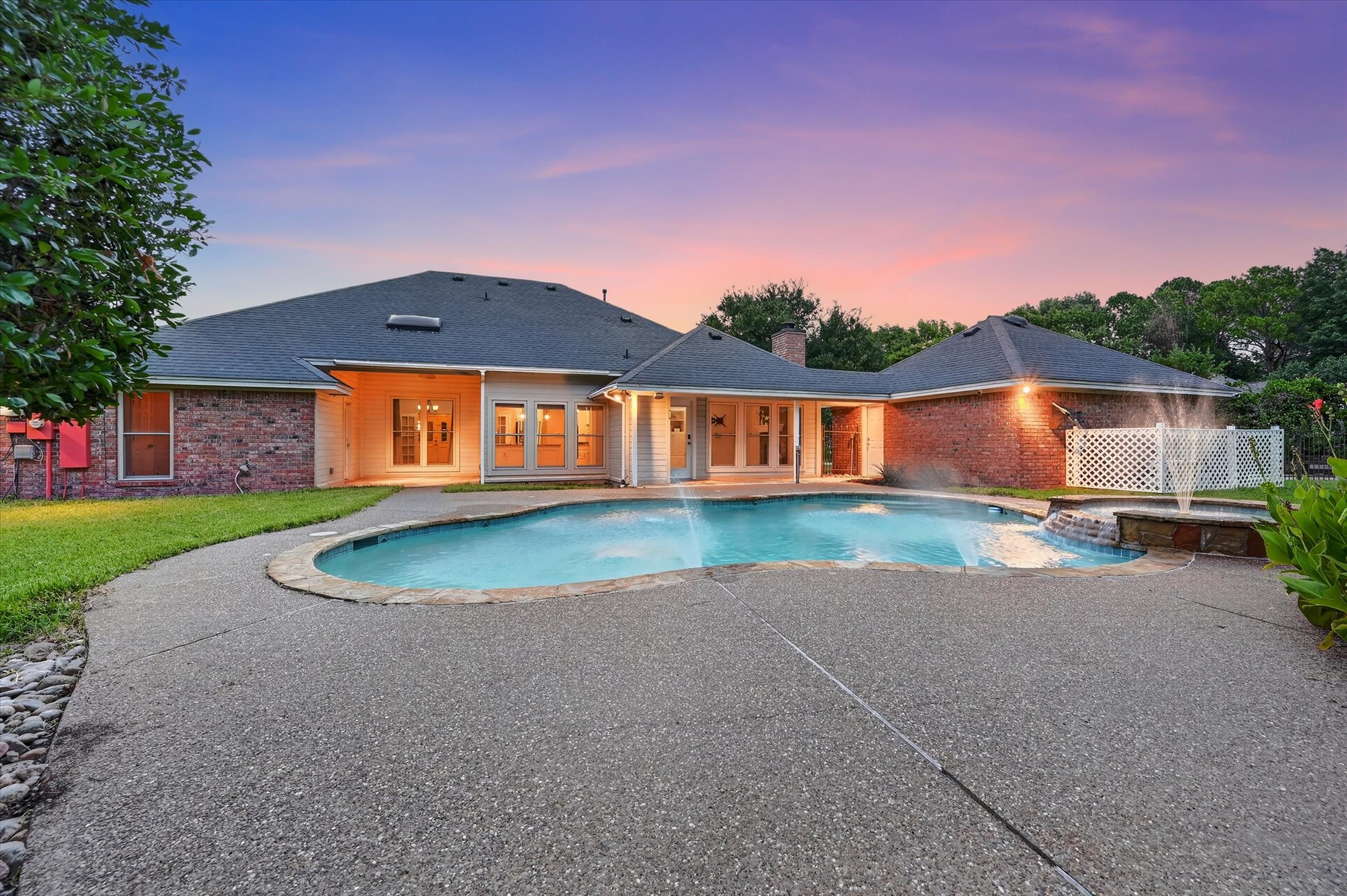 909 San Saba Drive