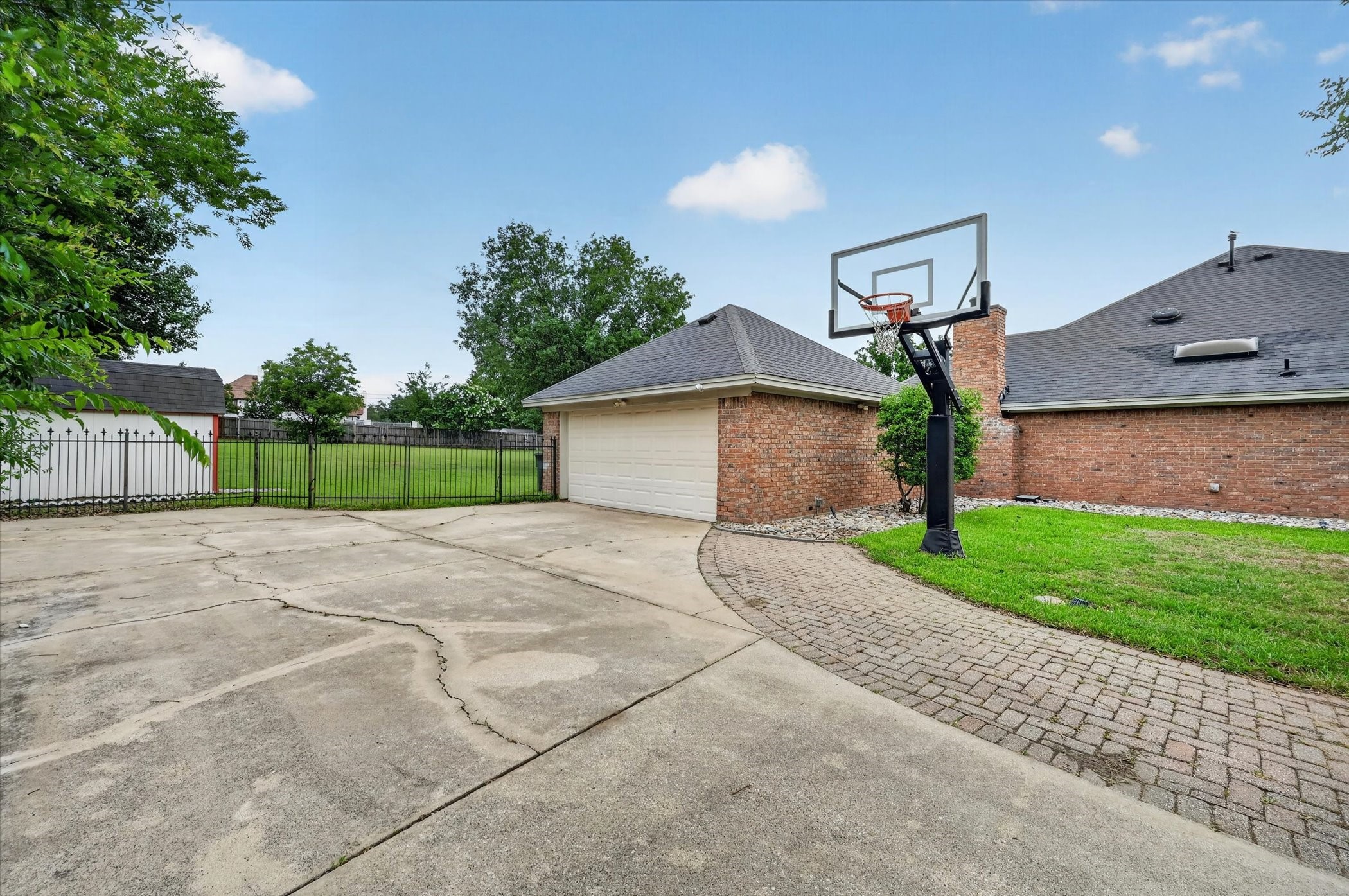 909 San Saba Drive