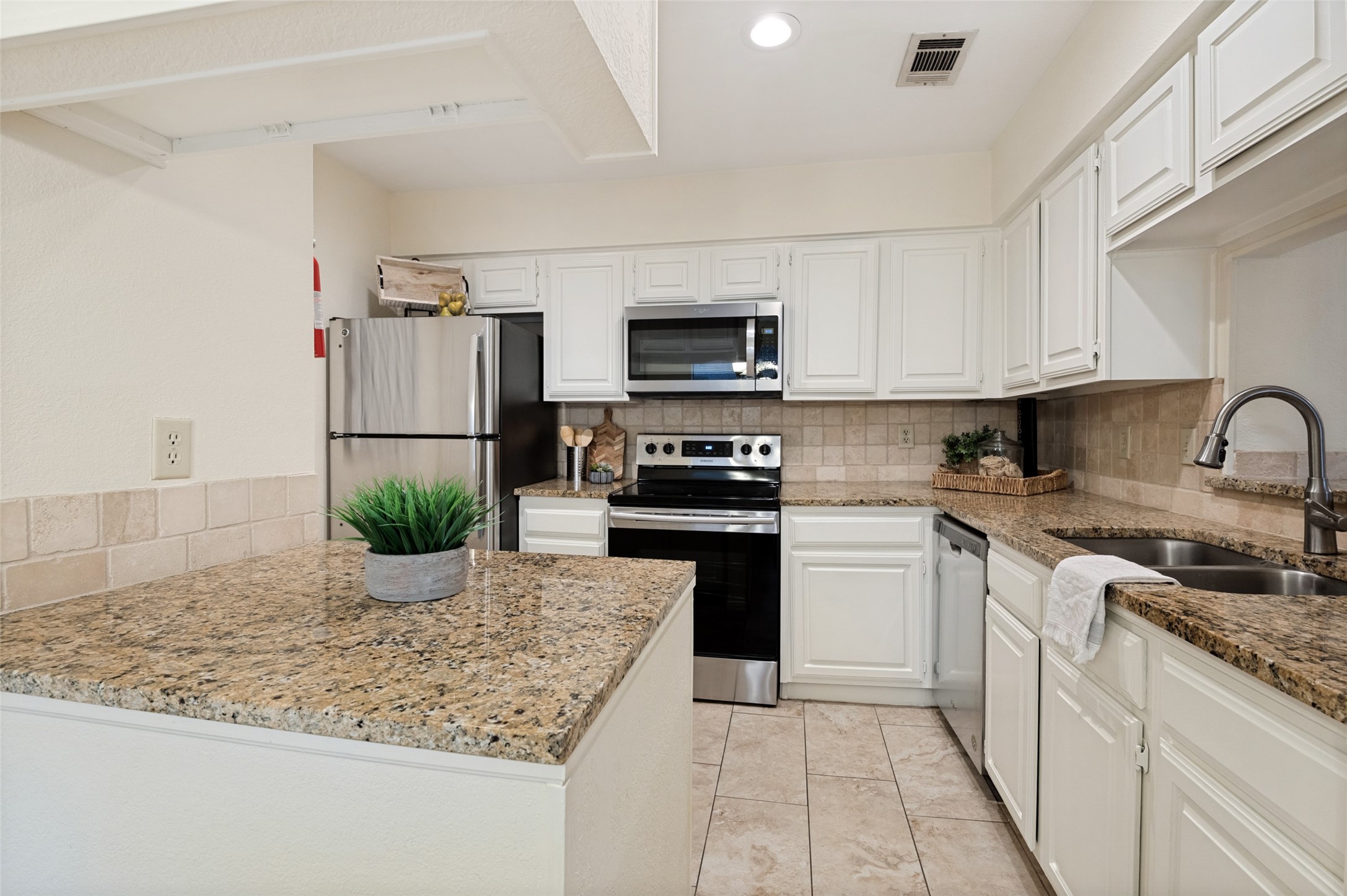 1109 Calico Lane 1822