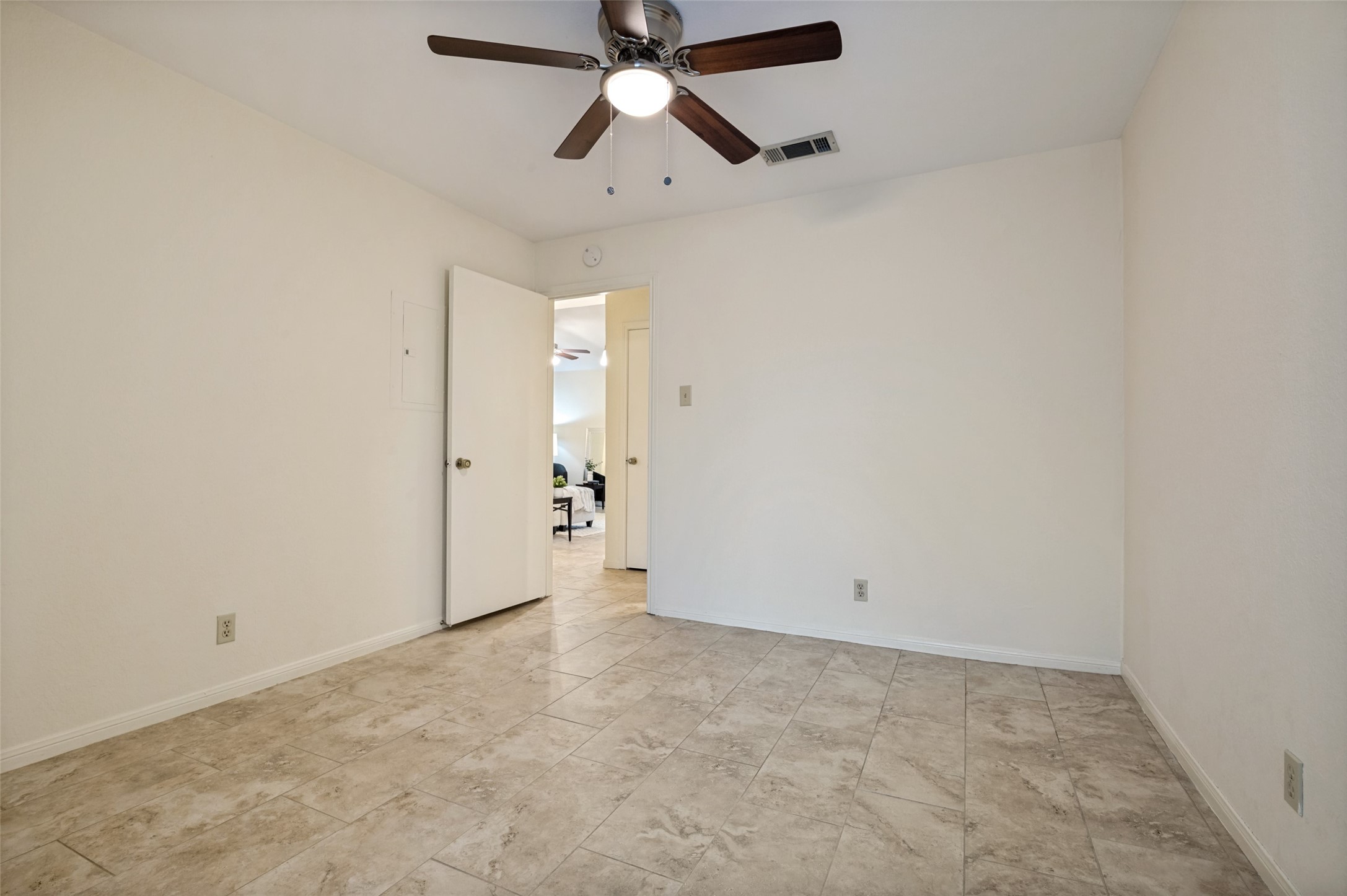 1109 Calico Lane 1822