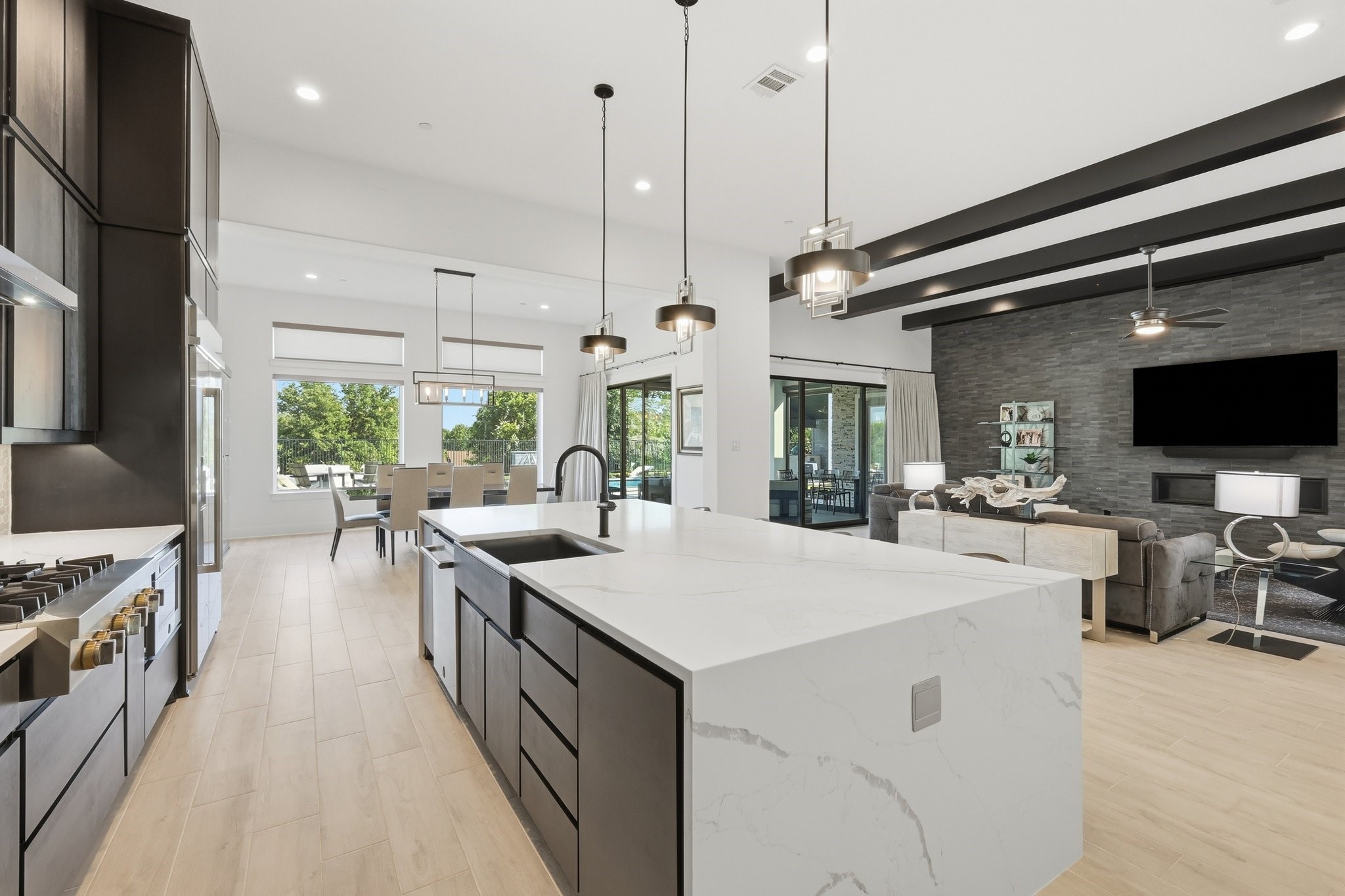 5215 Windsor Lane