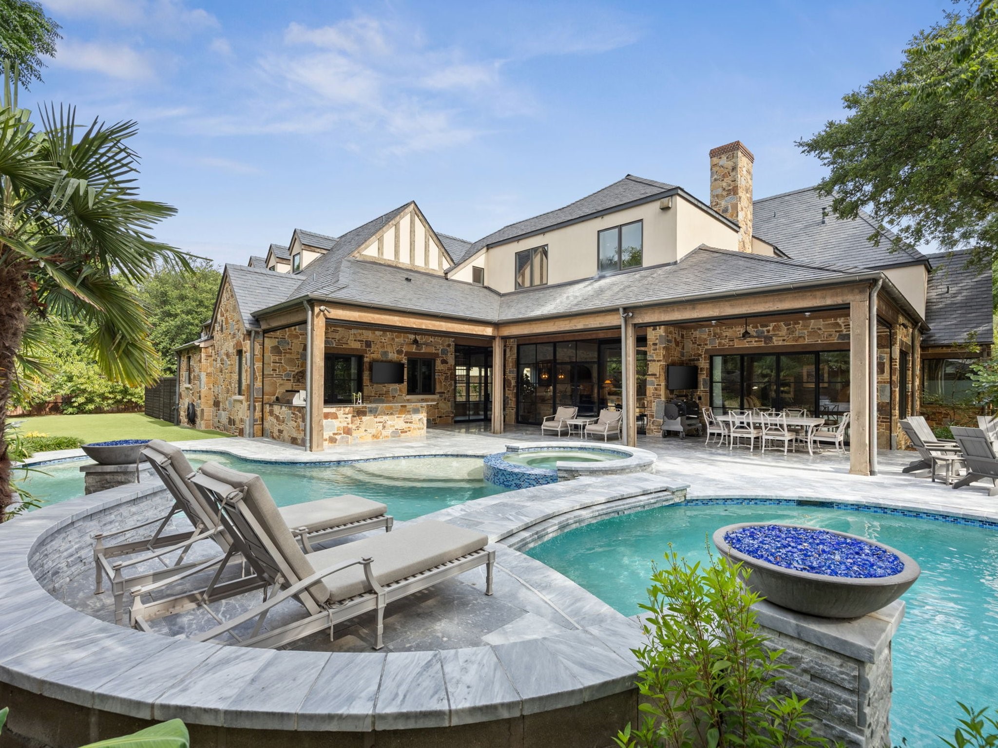 722 Inglenook Court