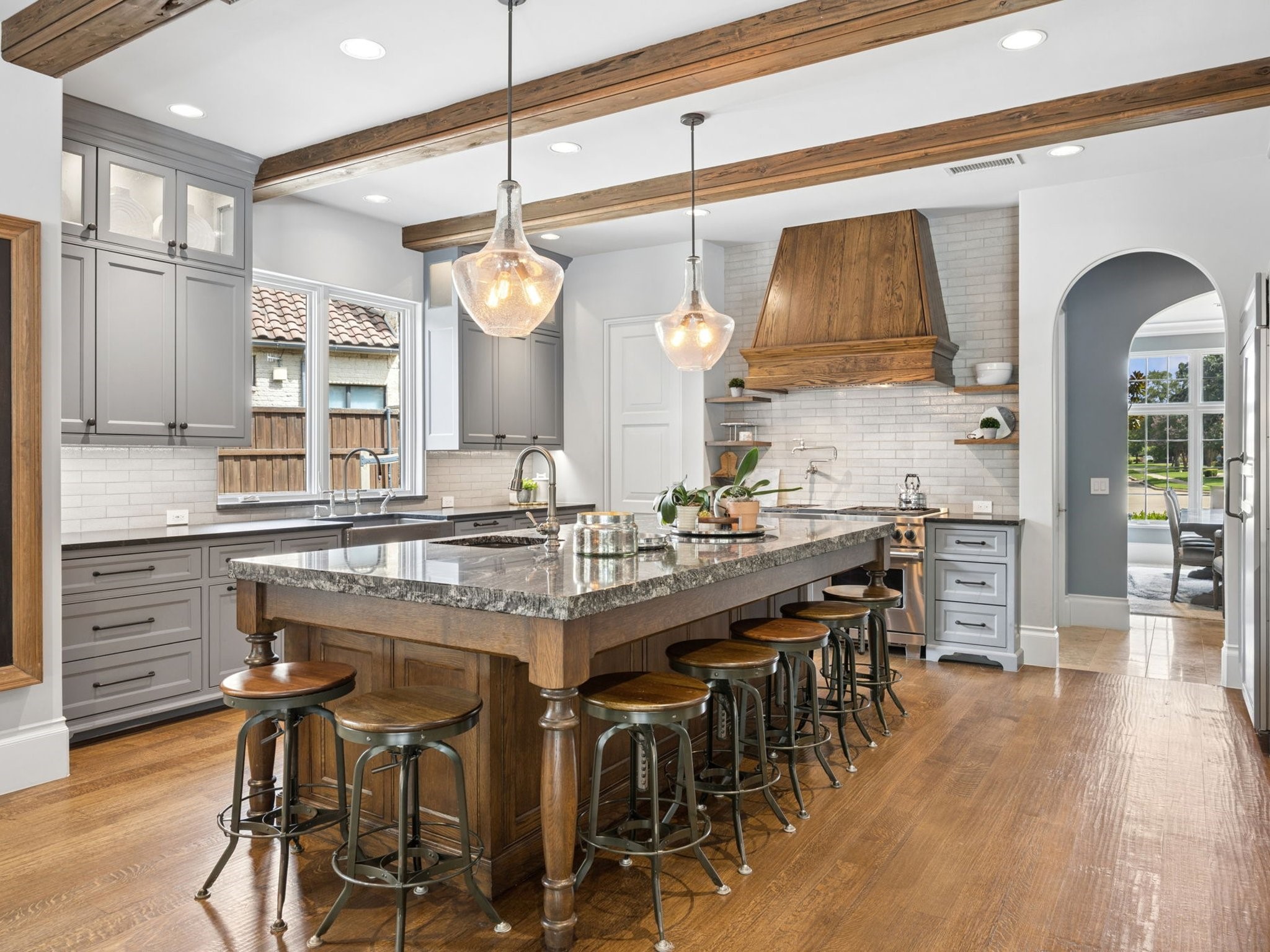 722 Inglenook Court