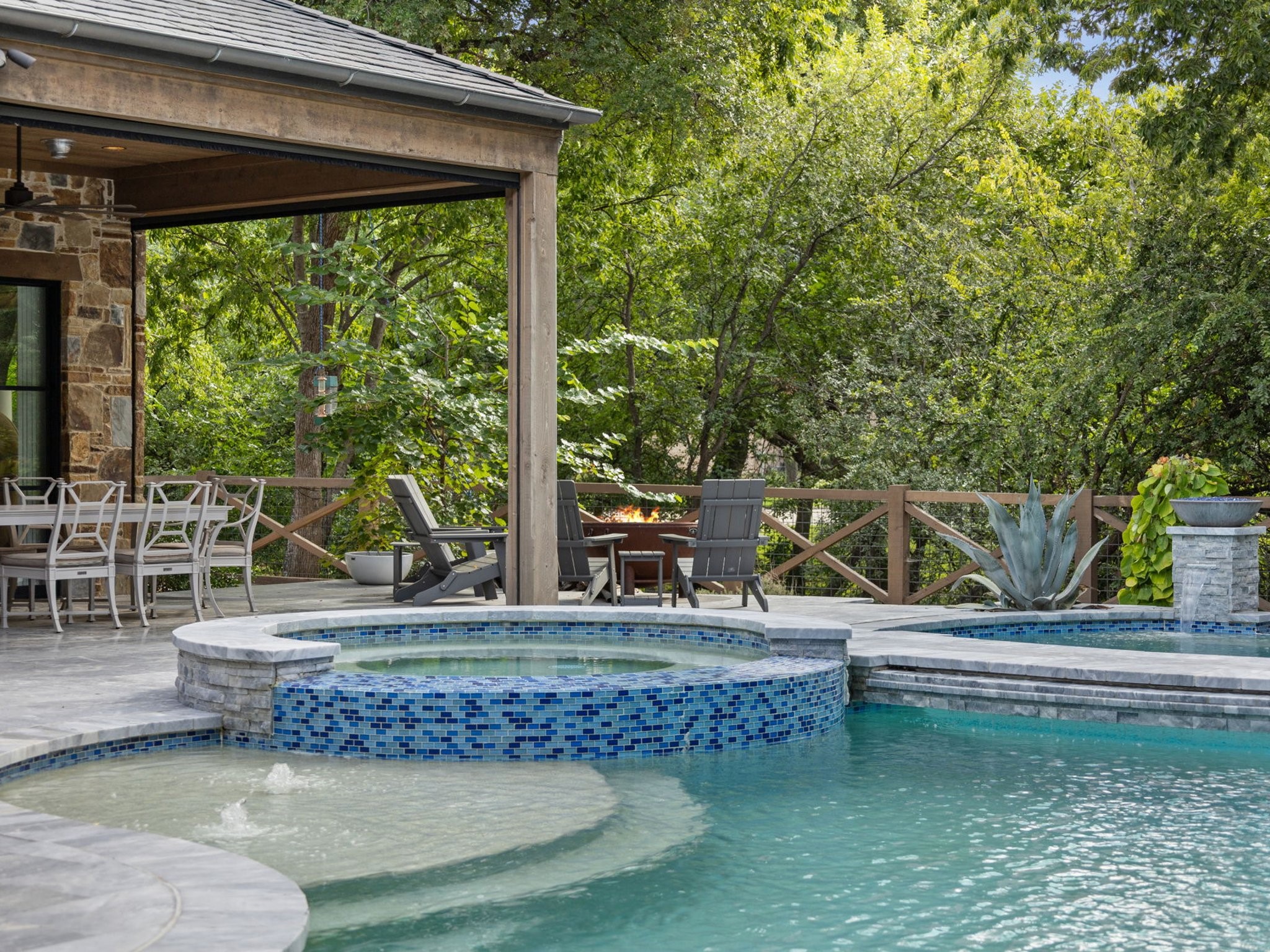 722 Inglenook Court