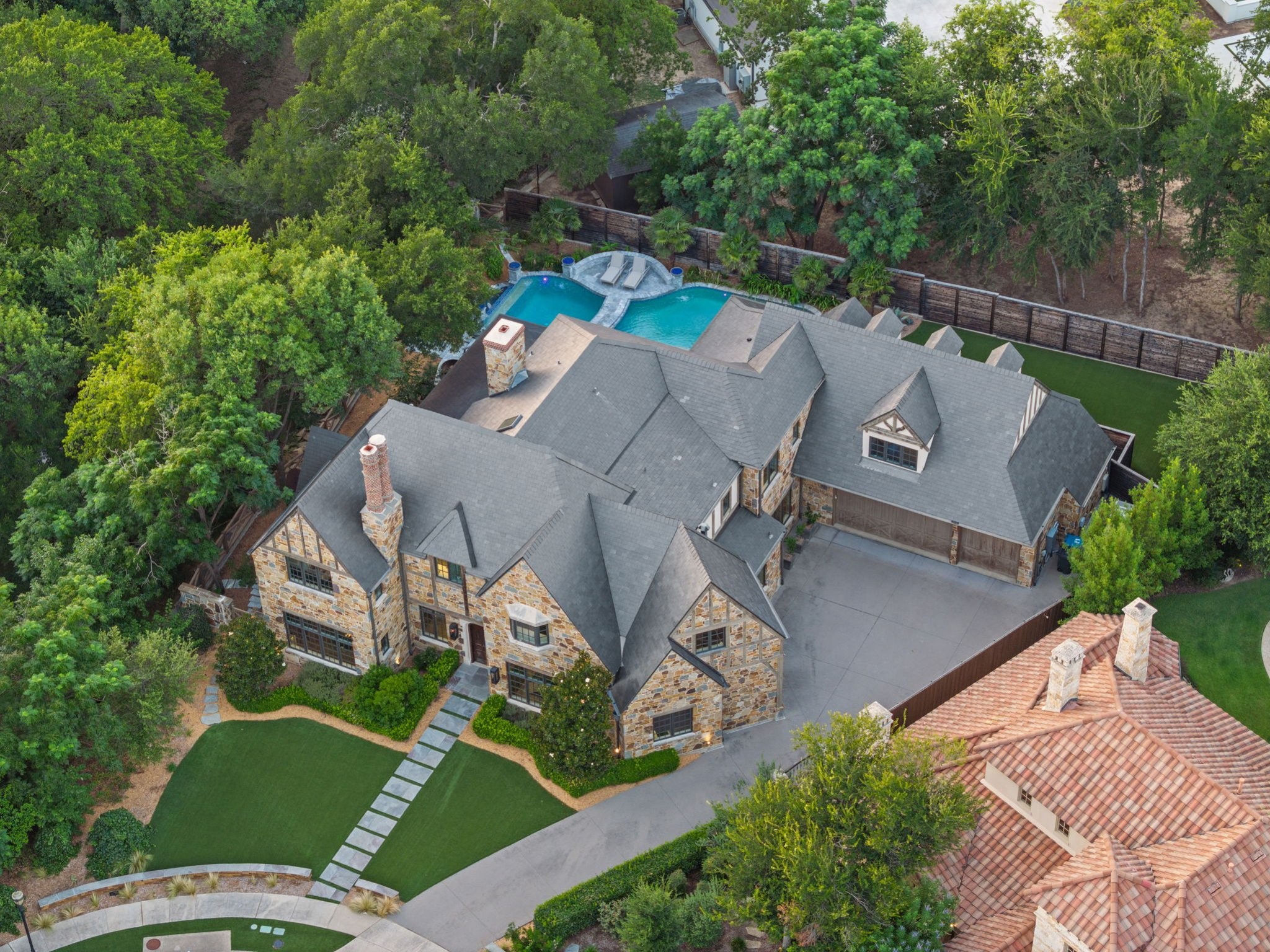 722 Inglenook Court