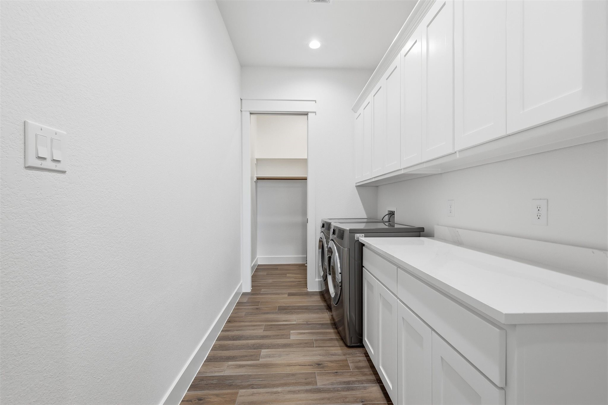 901 Medaris Way