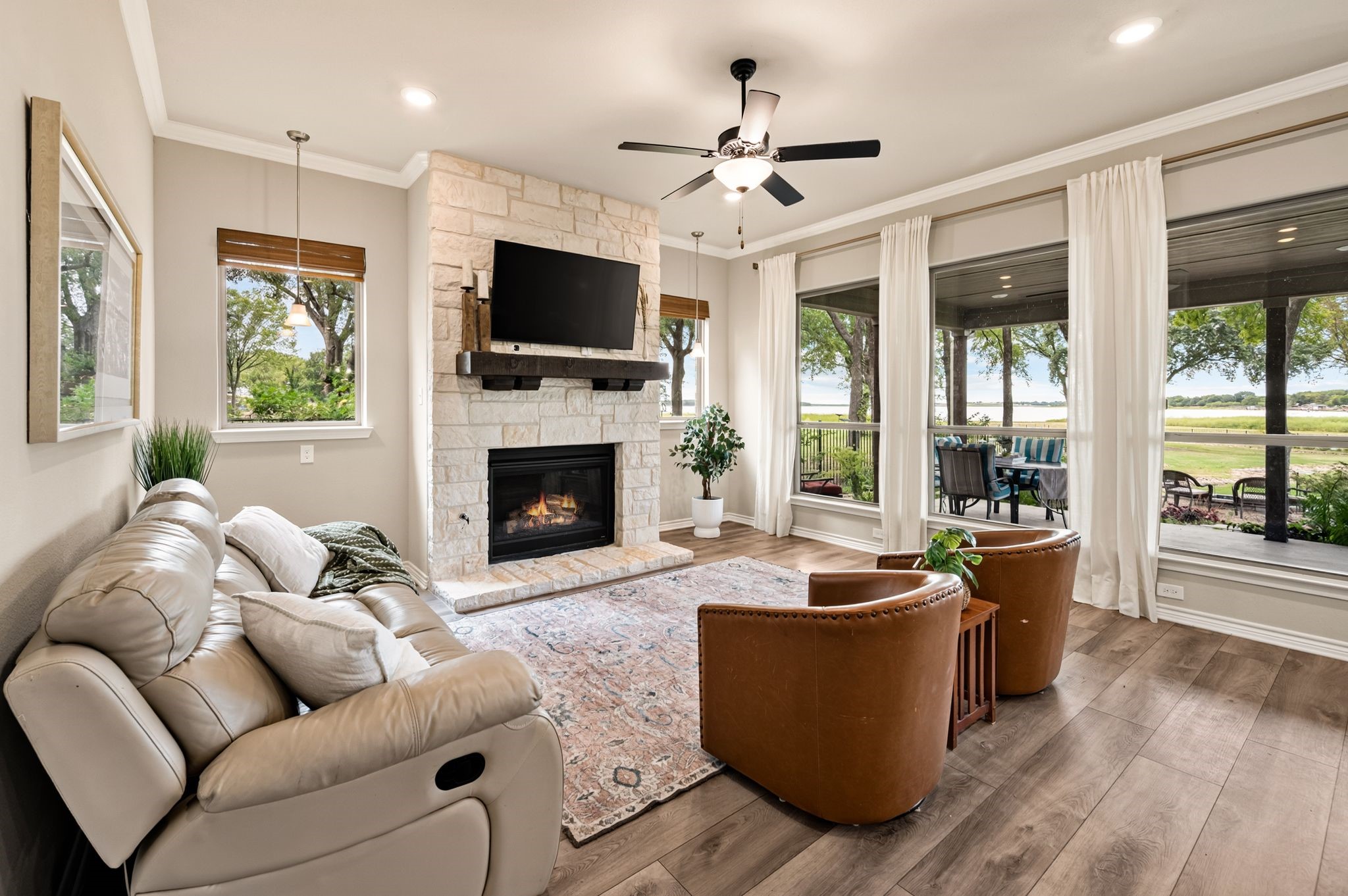 1518 Shoreline Drive
