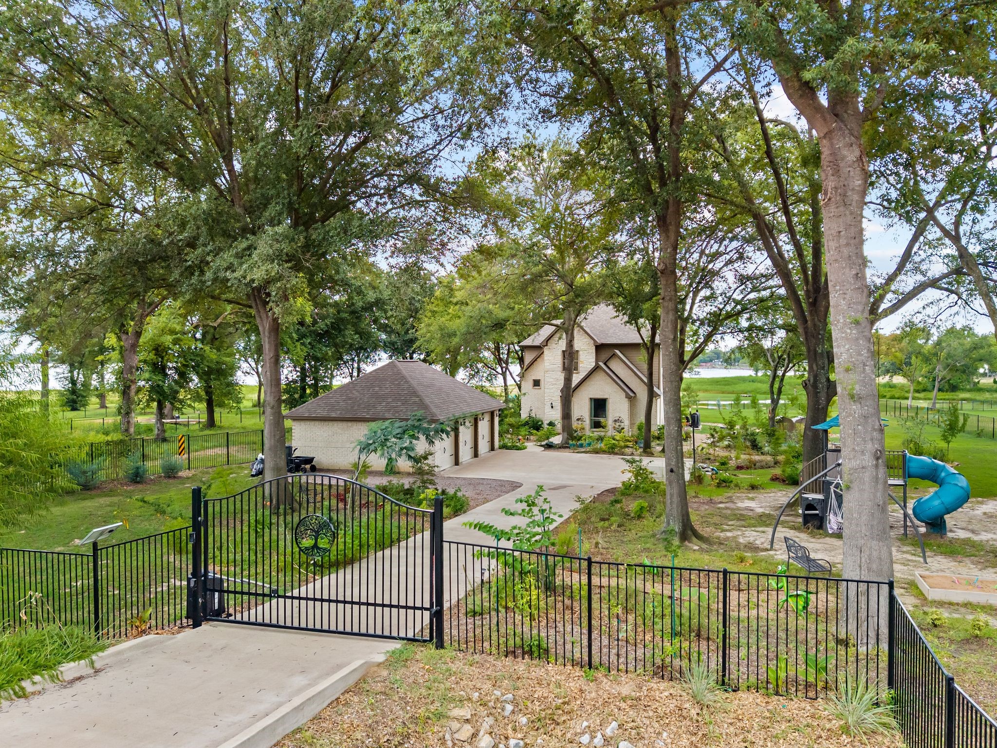 1518 Shoreline Drive