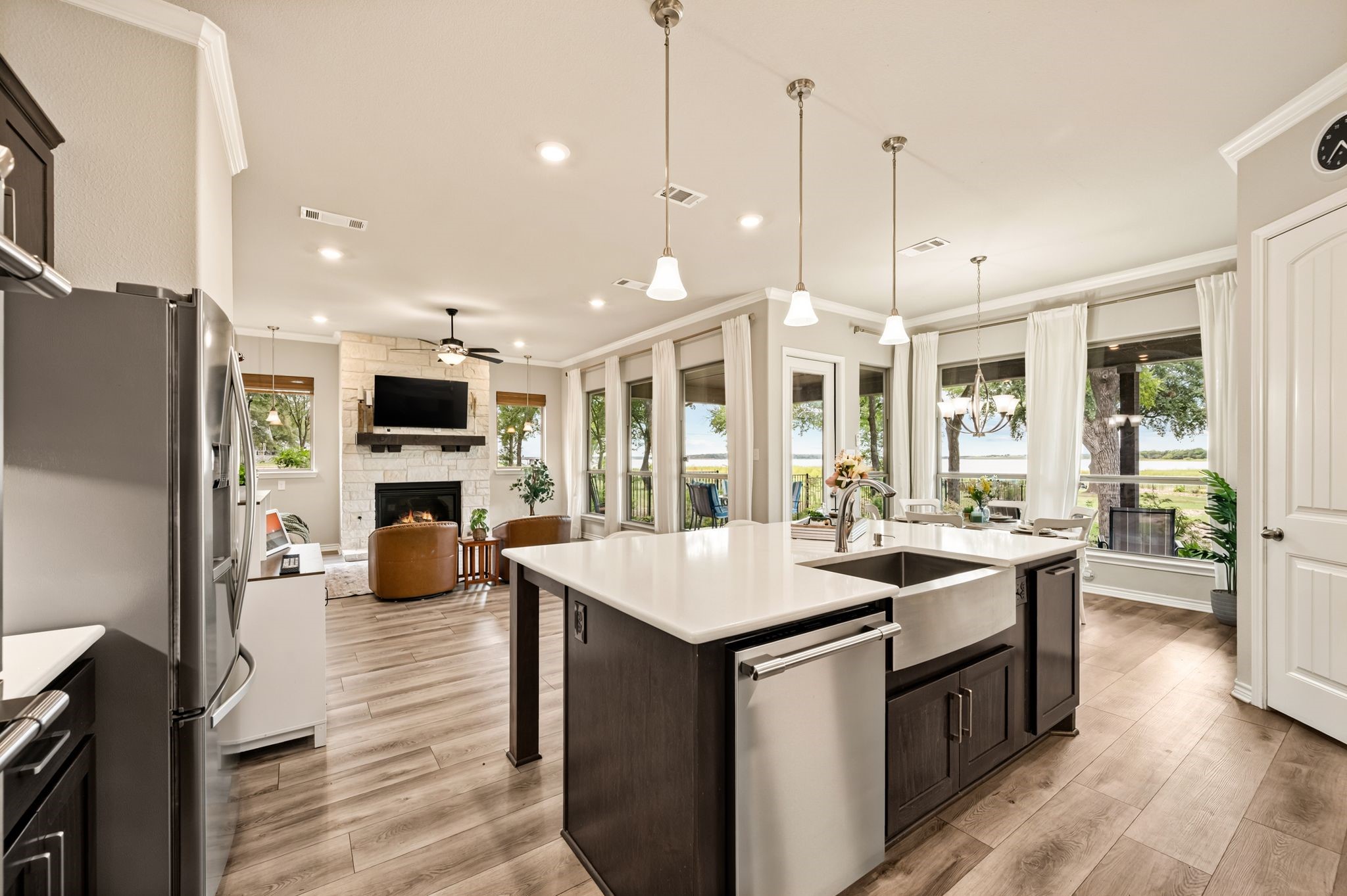 1518 Shoreline Drive