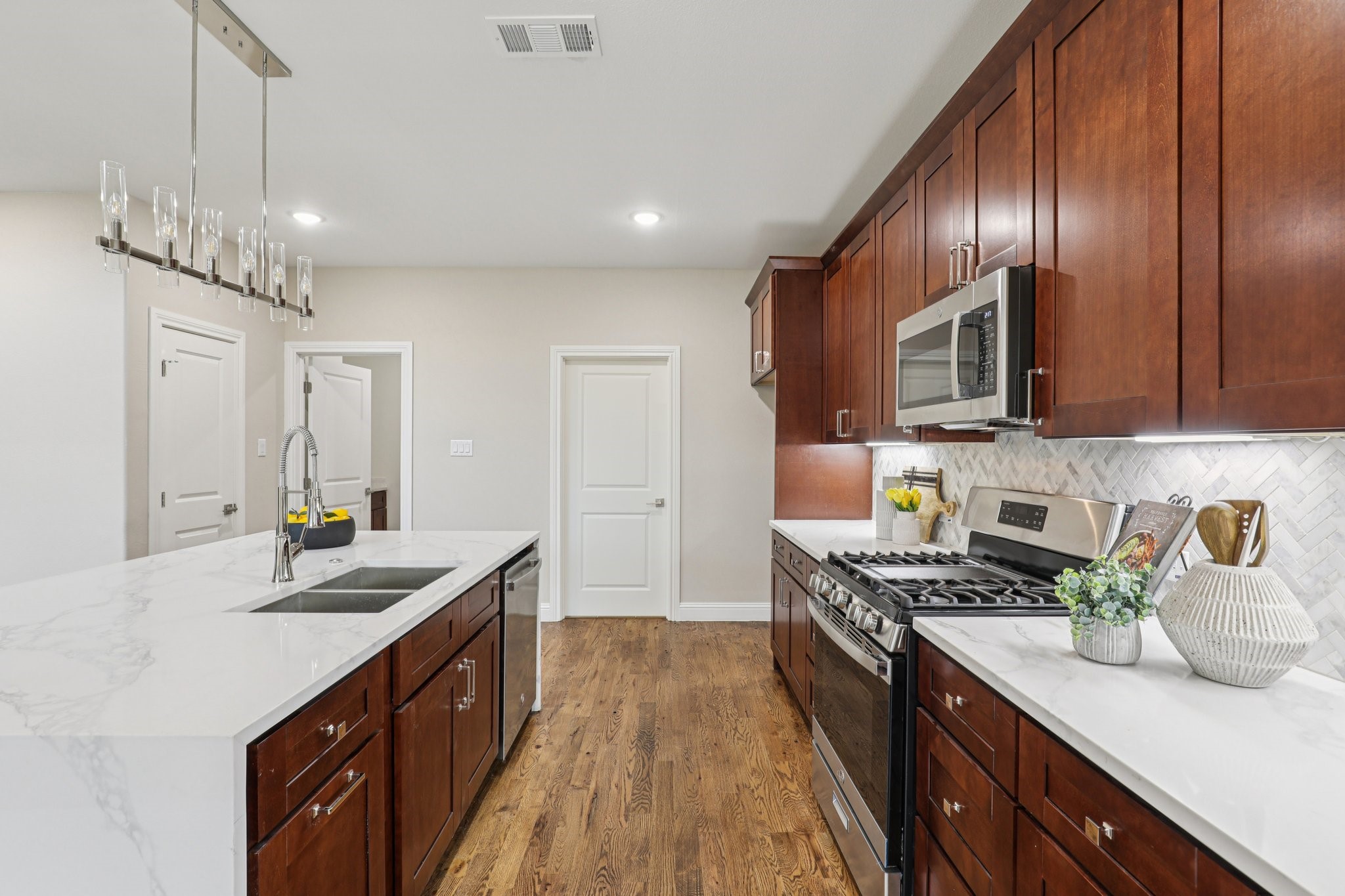 1713 Highland Drive W