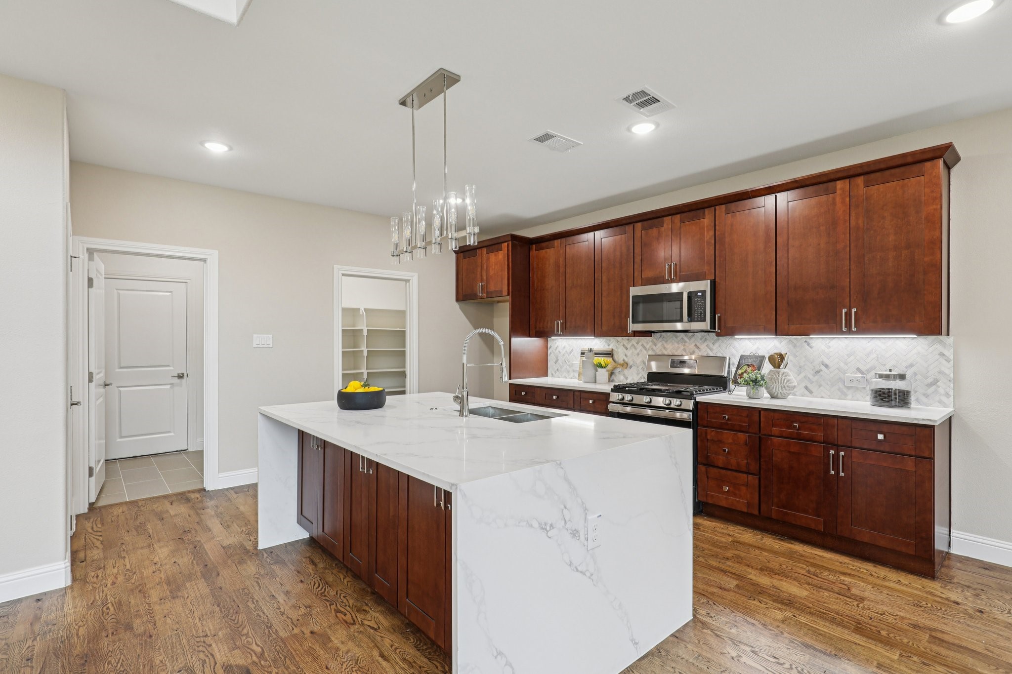 1713 Highland Drive W