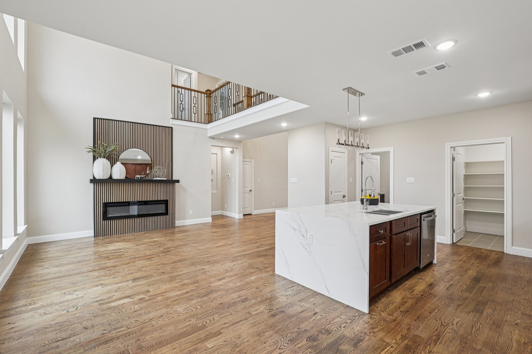 1713 Highland Drive W