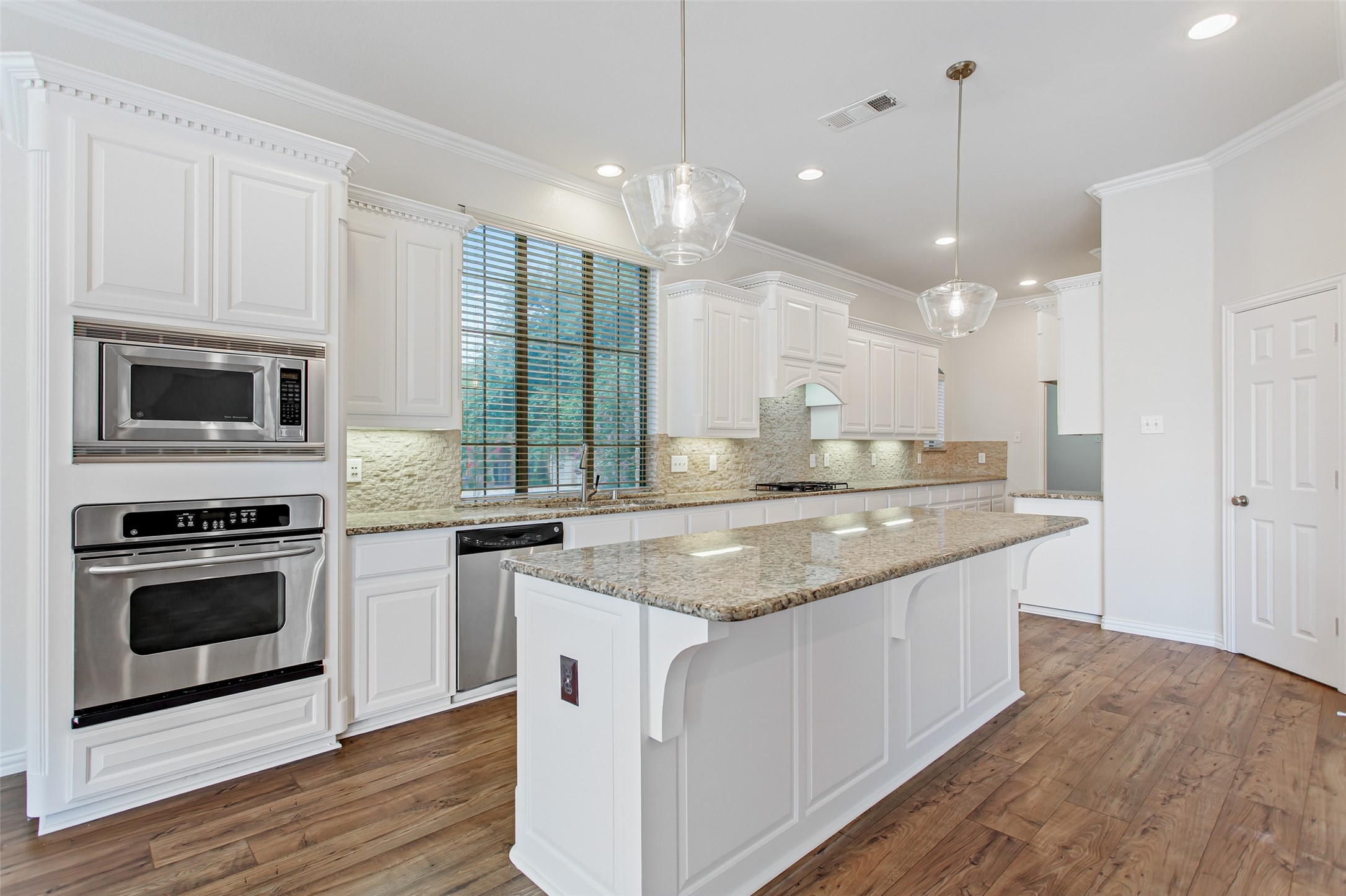 900 Fannin Drive