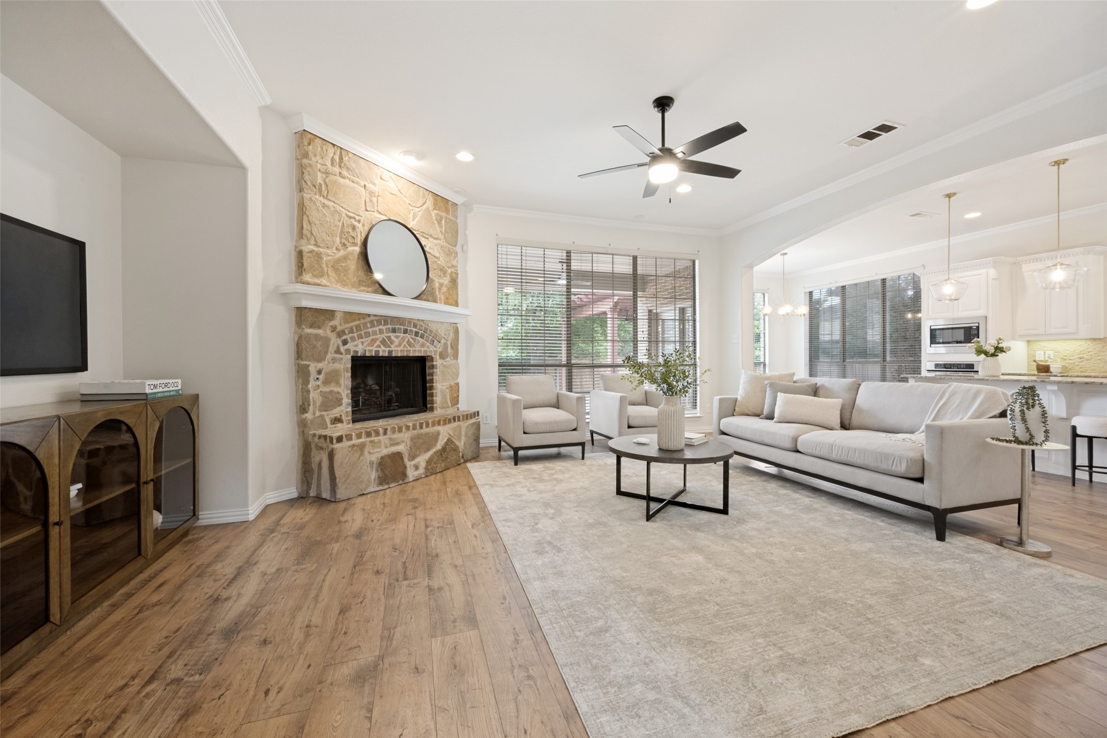 900 Fannin Drive