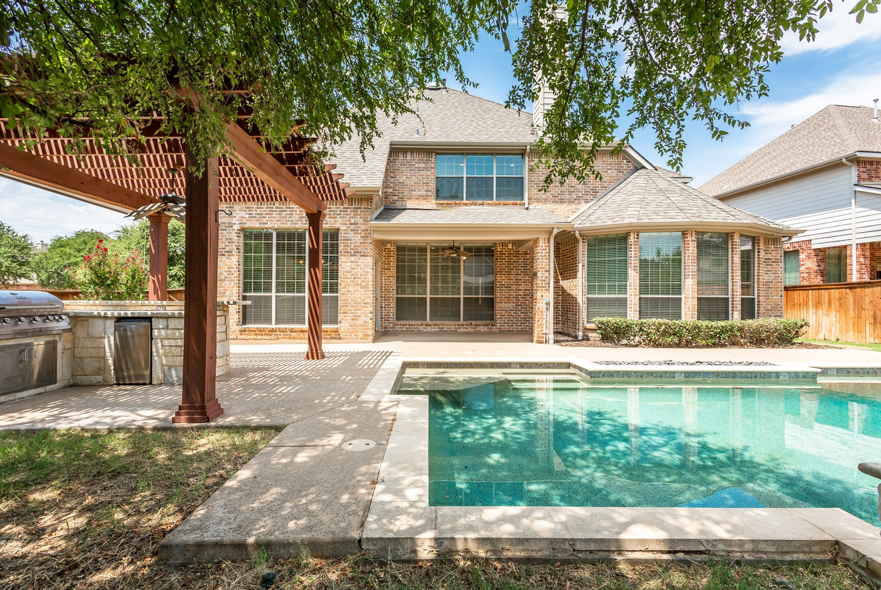 900 Fannin Drive