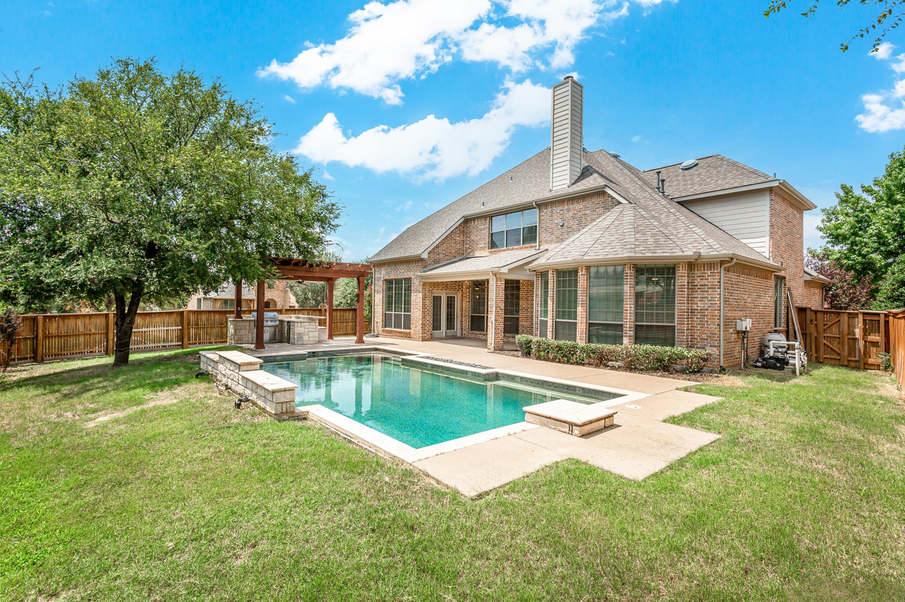 900 Fannin Drive