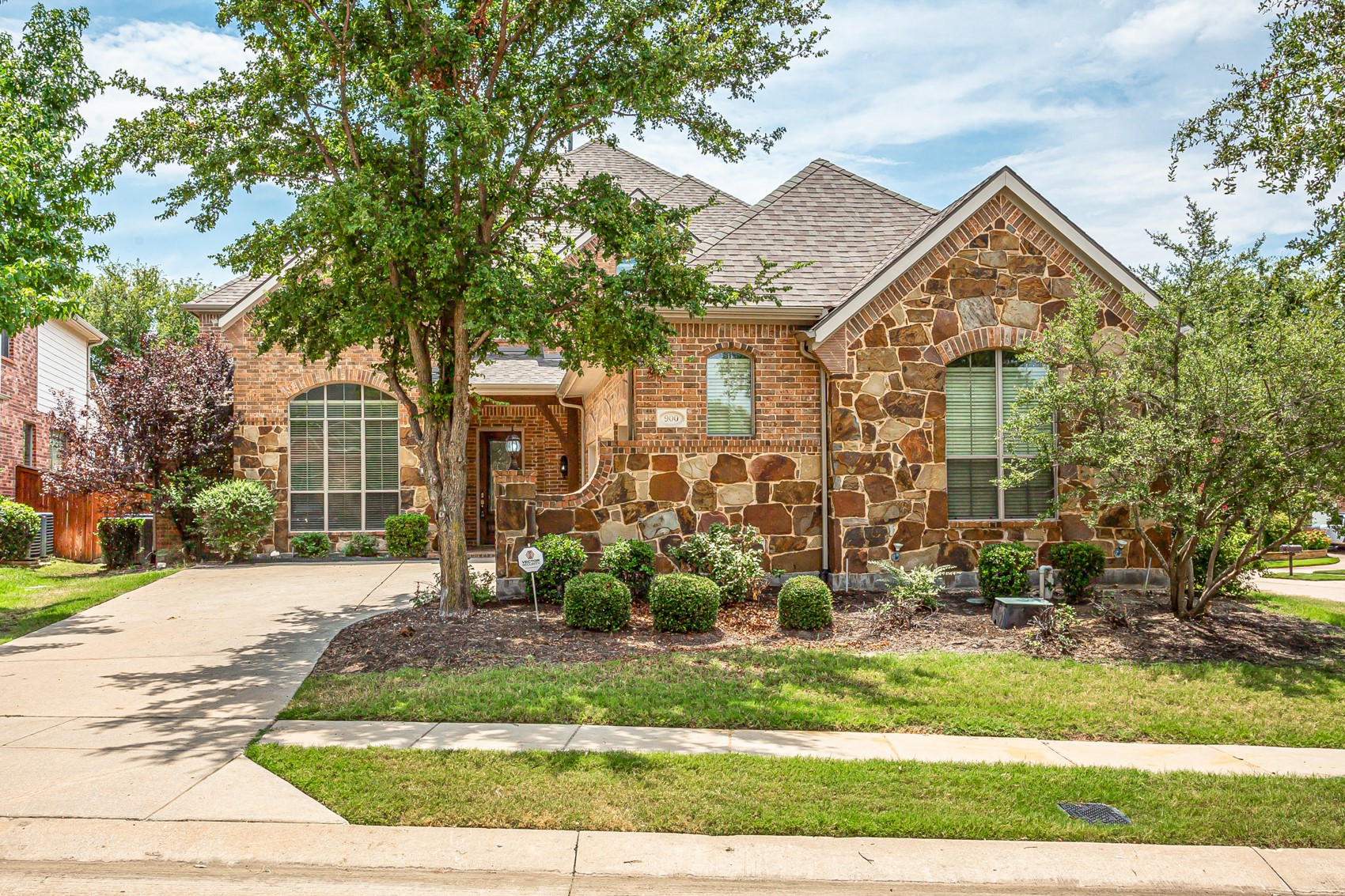 900 Fannin Drive