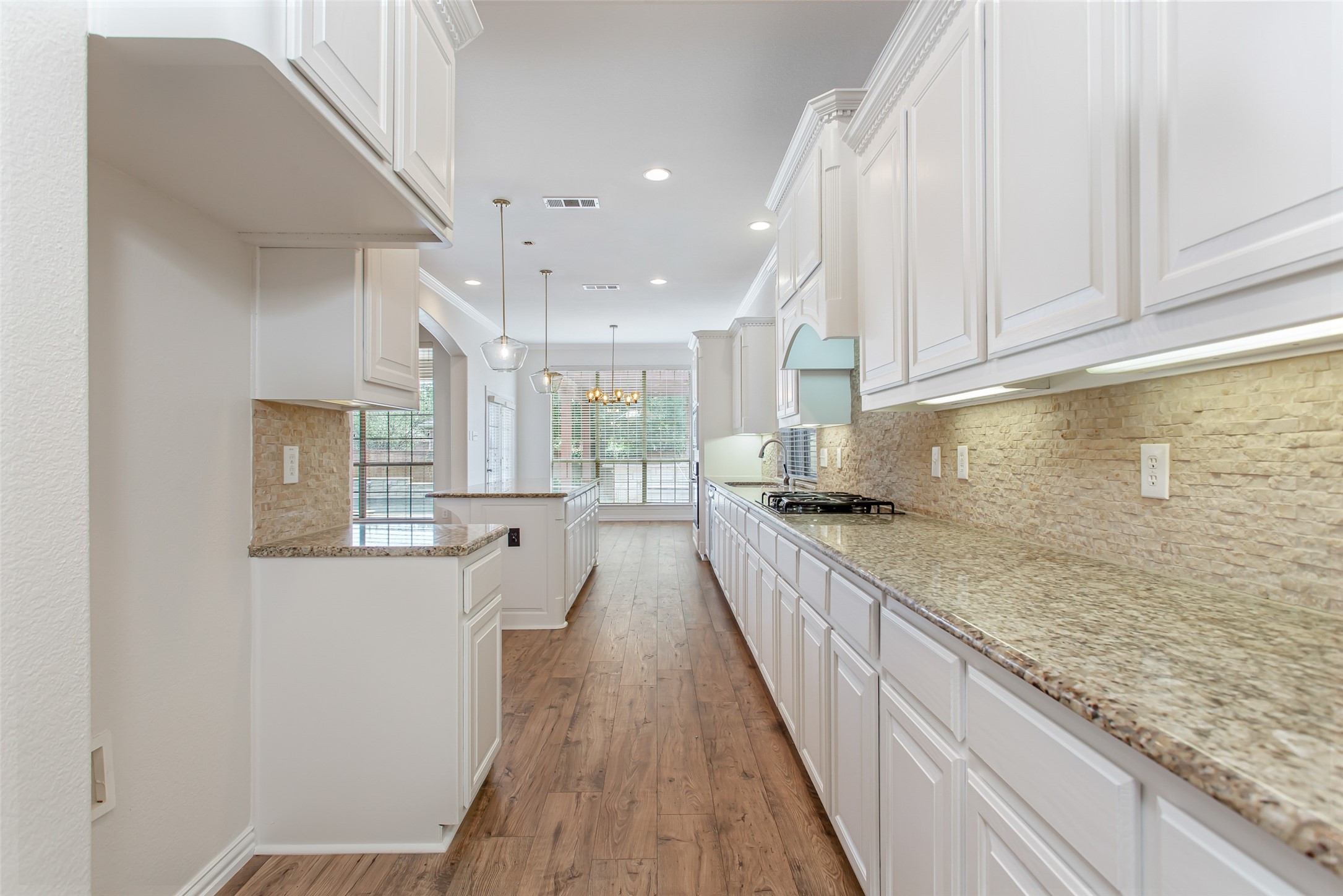 900 Fannin Drive